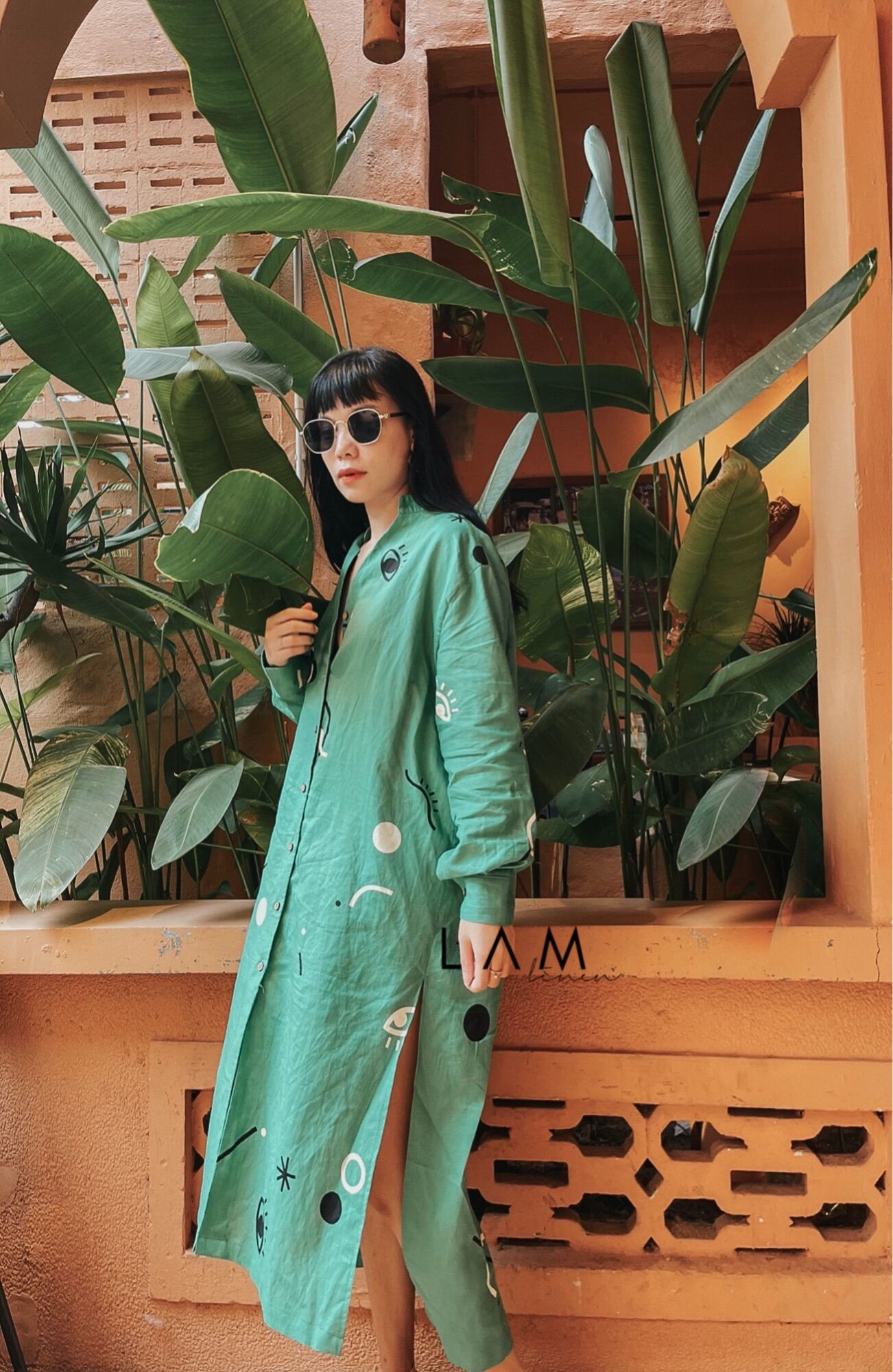 Đầm sơ mi cổ trụ hoạ tiết độc lạ vải Linen