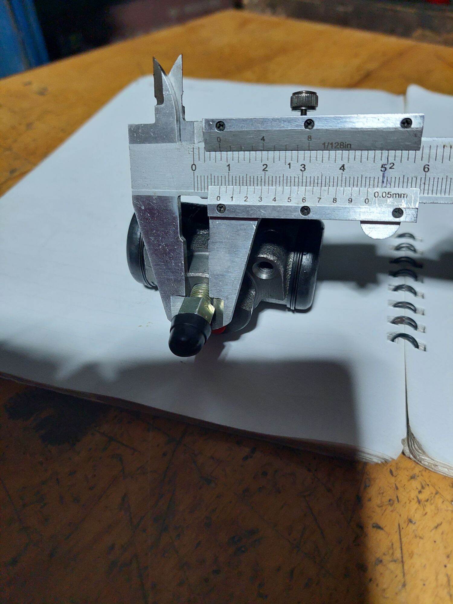 heo con trong mâm dừng xe 3 bánh