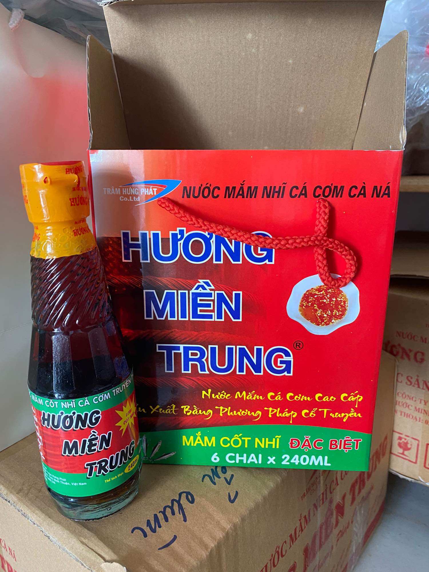 Nước mắm cá cơm Cà Ná đặc biệt 40 đạm (hộp 6 chai thủy tinh 240ml)