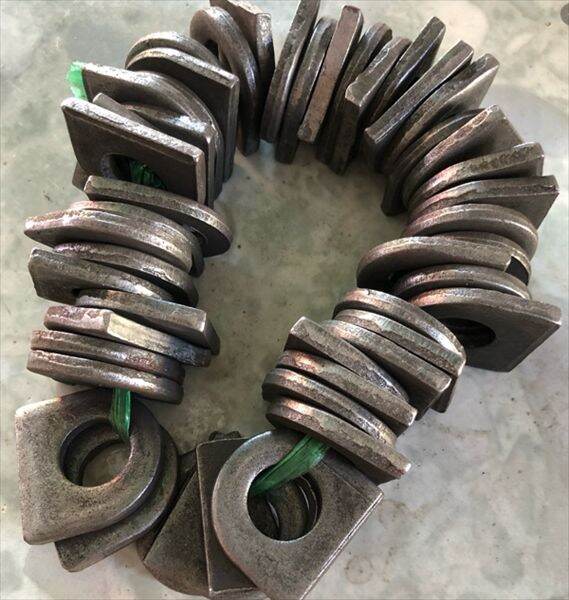 2 cái bát khóa cửa sắt 6ly