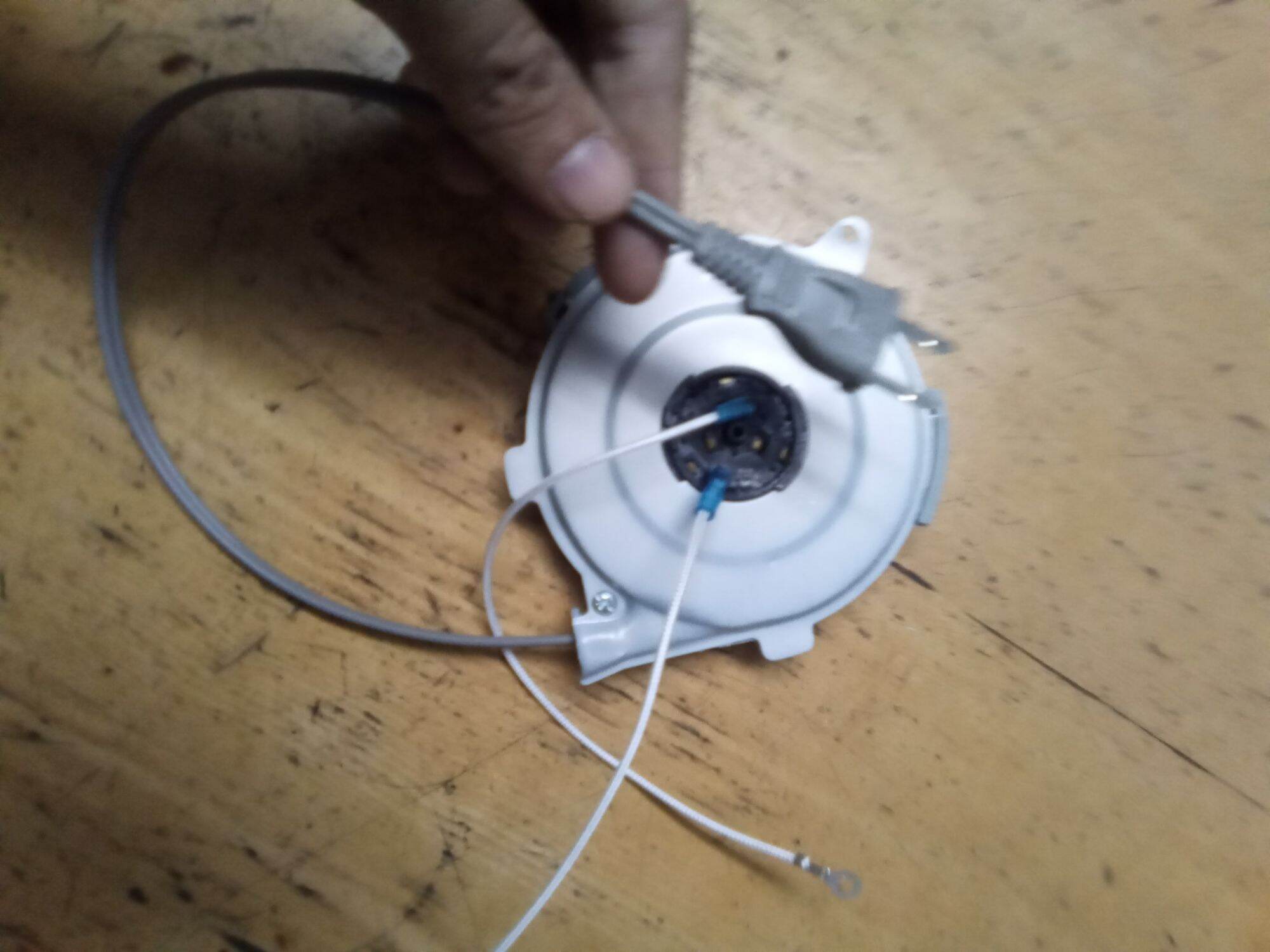 Dây rút nguồn nồi cơm điện