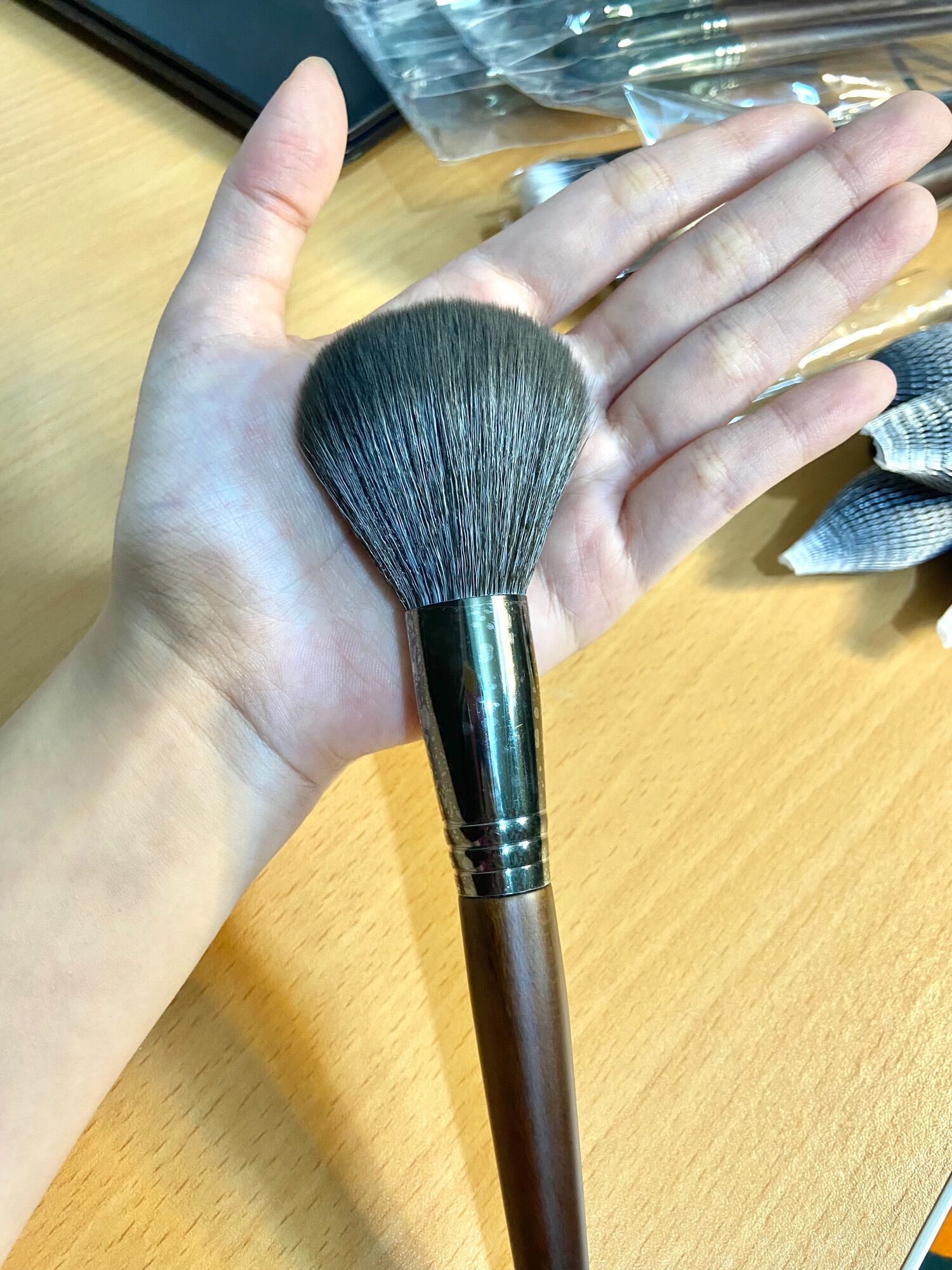 Cọ đánh phấn phủ size lớn lông nhẹ siêu mềm