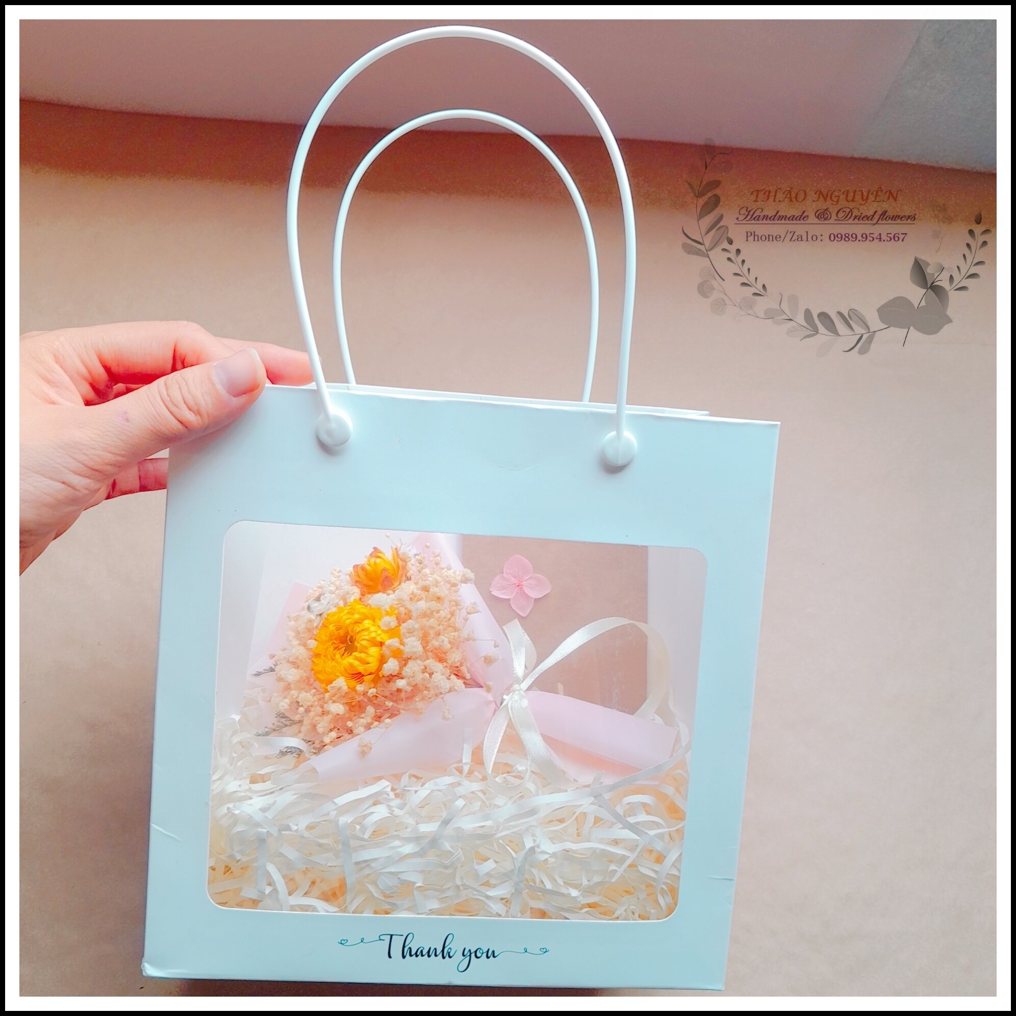 combo túi quà (gồm túi + giấy rơm + bó hoa mini + thiệp hoa handmade ) làm quà tặng