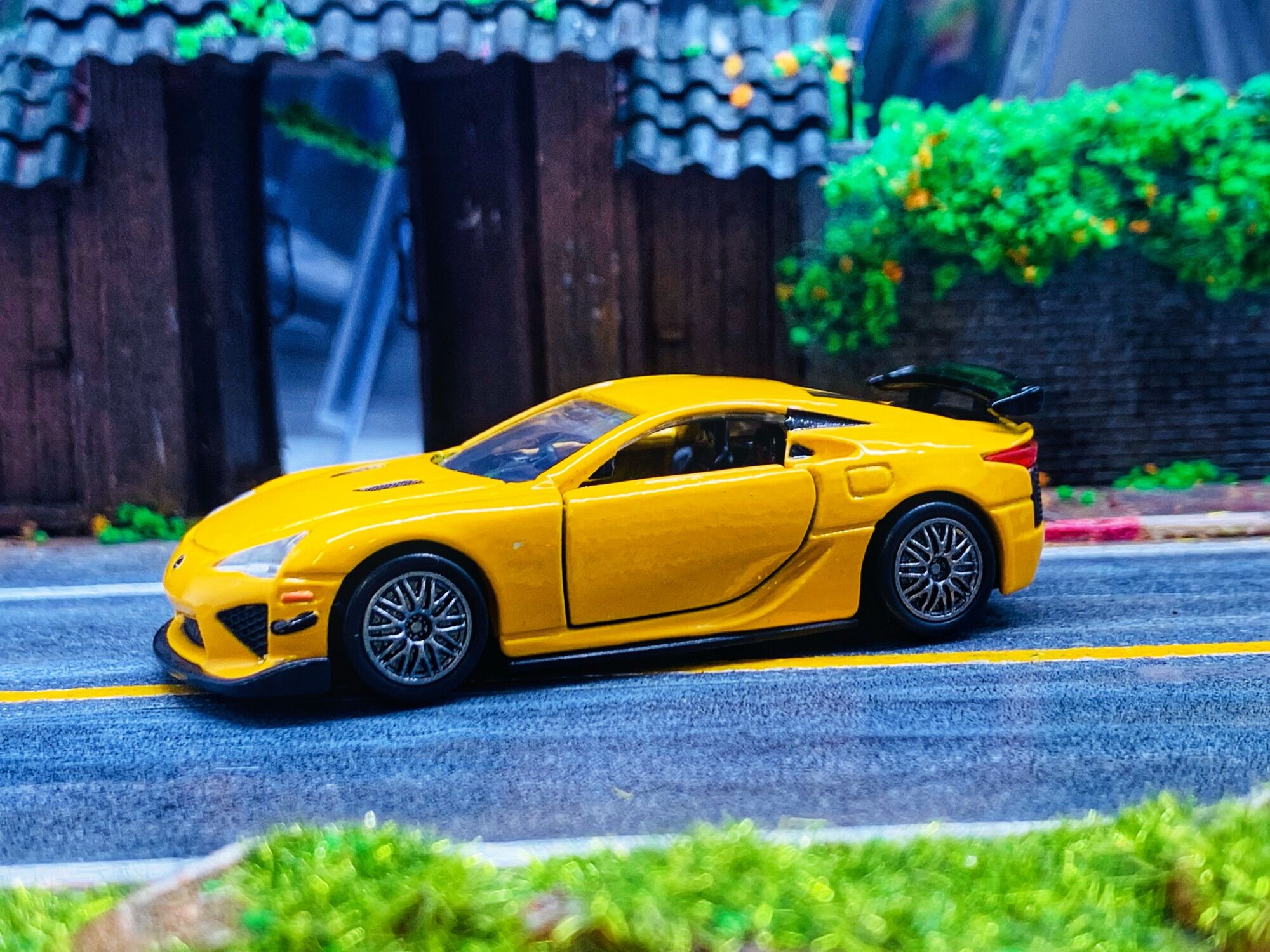 Hobby Store xe mô hình Tomica Premium Lexus LFA