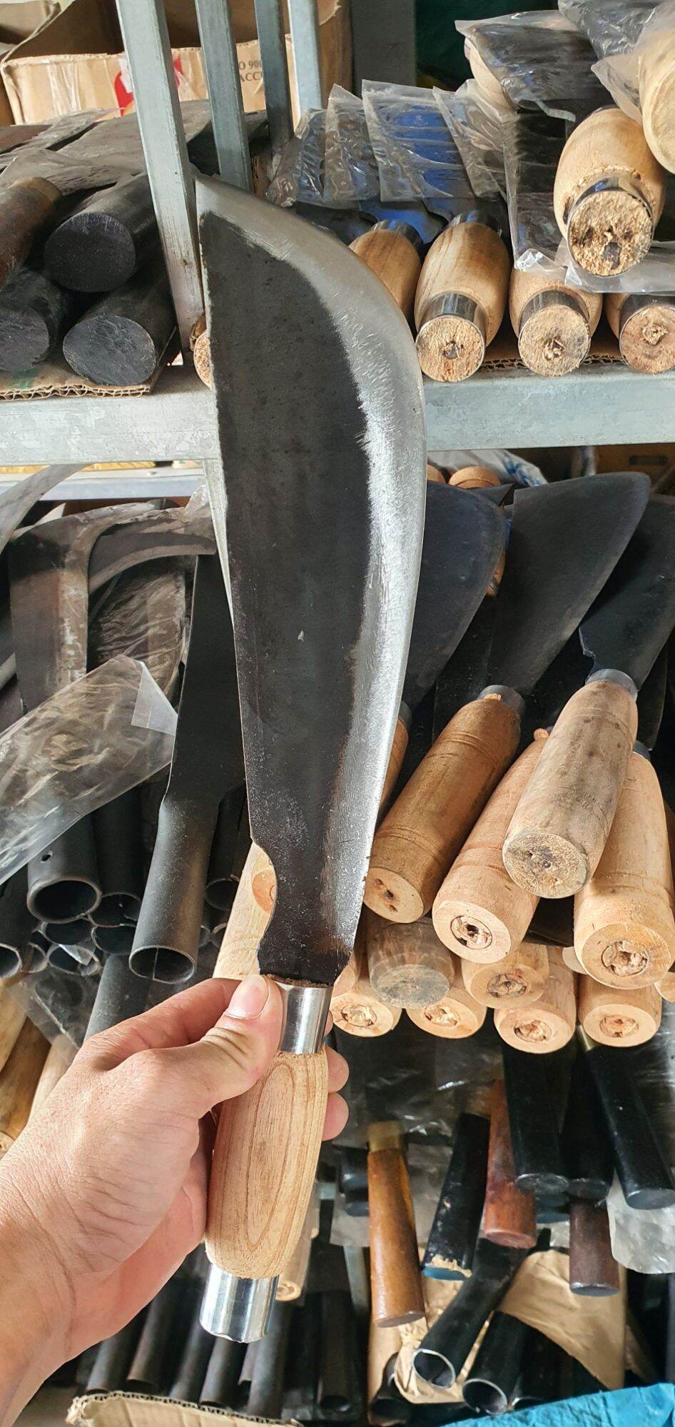 Dao chặt xương gà vịt, dao làm cỏ mé nhánh cây ok ak ,dao nhà làm thủ công sài rất ok ak