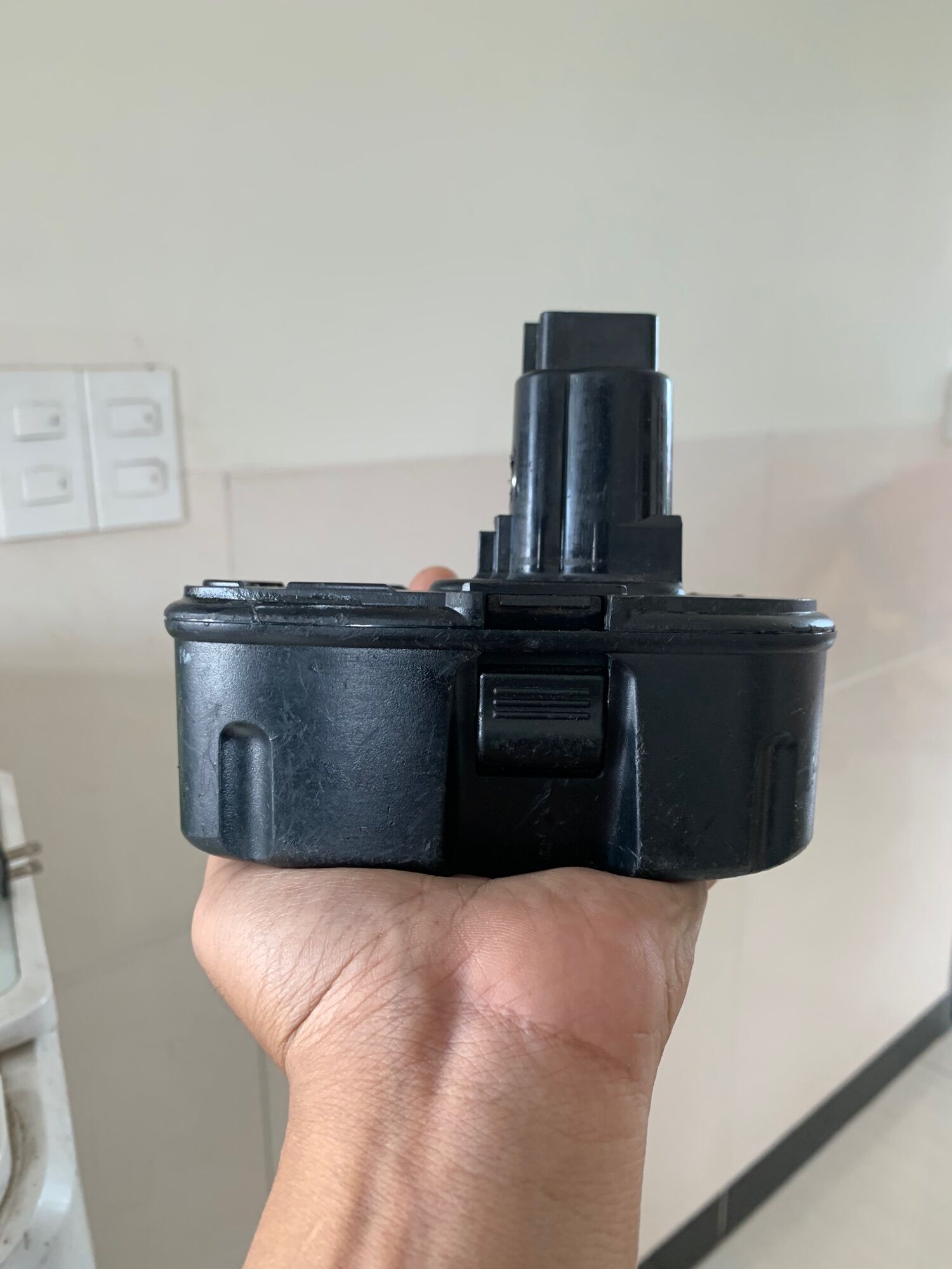 Pin Đóng dewalt 18v 4ah