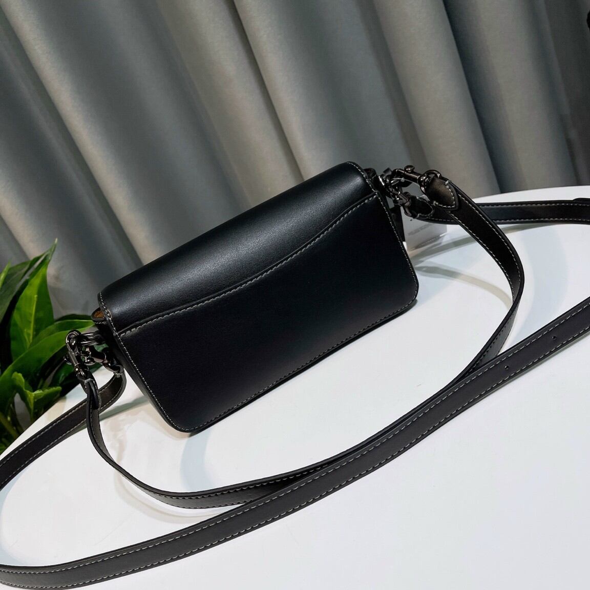 STUDIO BAGUETTE Mẫu coach mini mới sang trọng