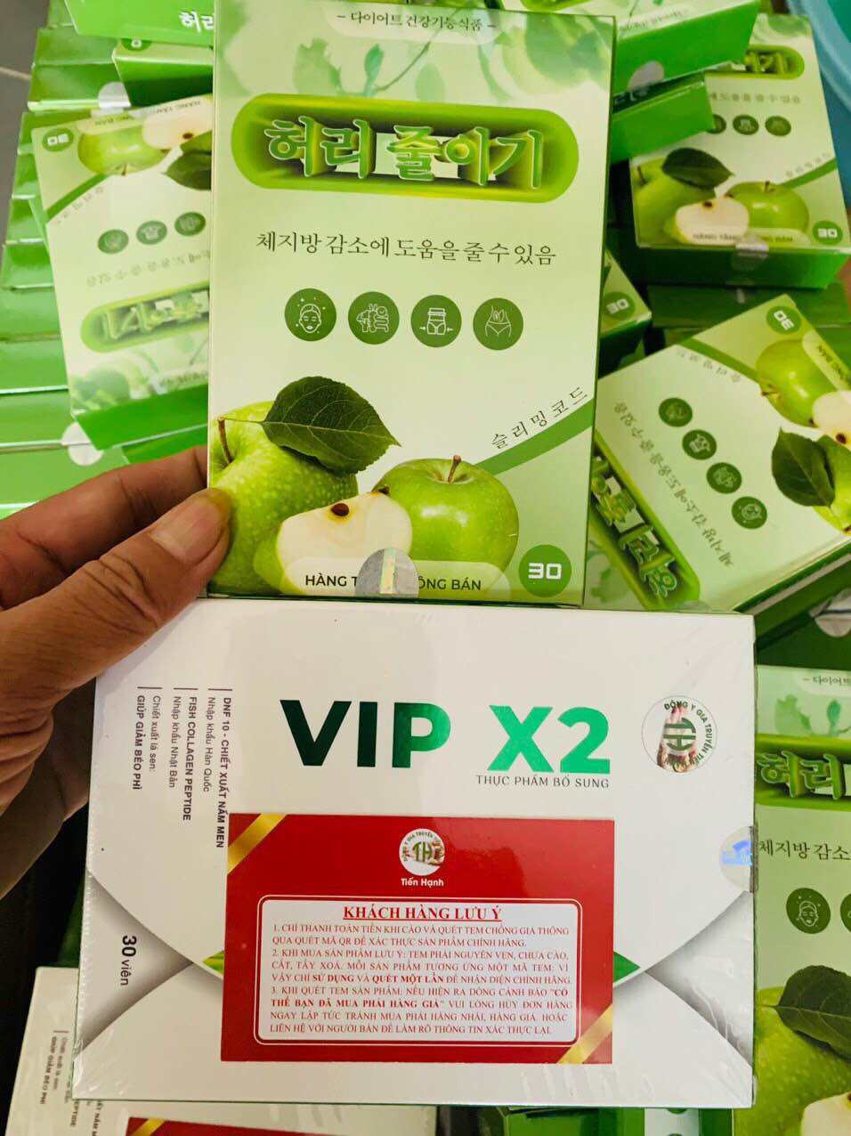 Giảm cân vip x2 tiến hạnh hộp 30 viên kèm detox táo hỗ trợ đốt mỡ kiểm soát cân nặng. 