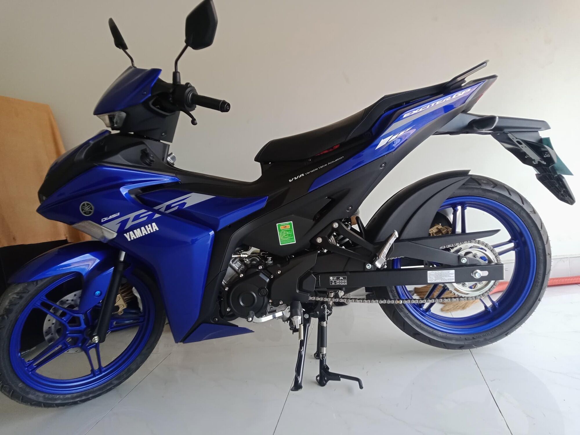 Chắn bùn liền catte che sên gắn ex 155