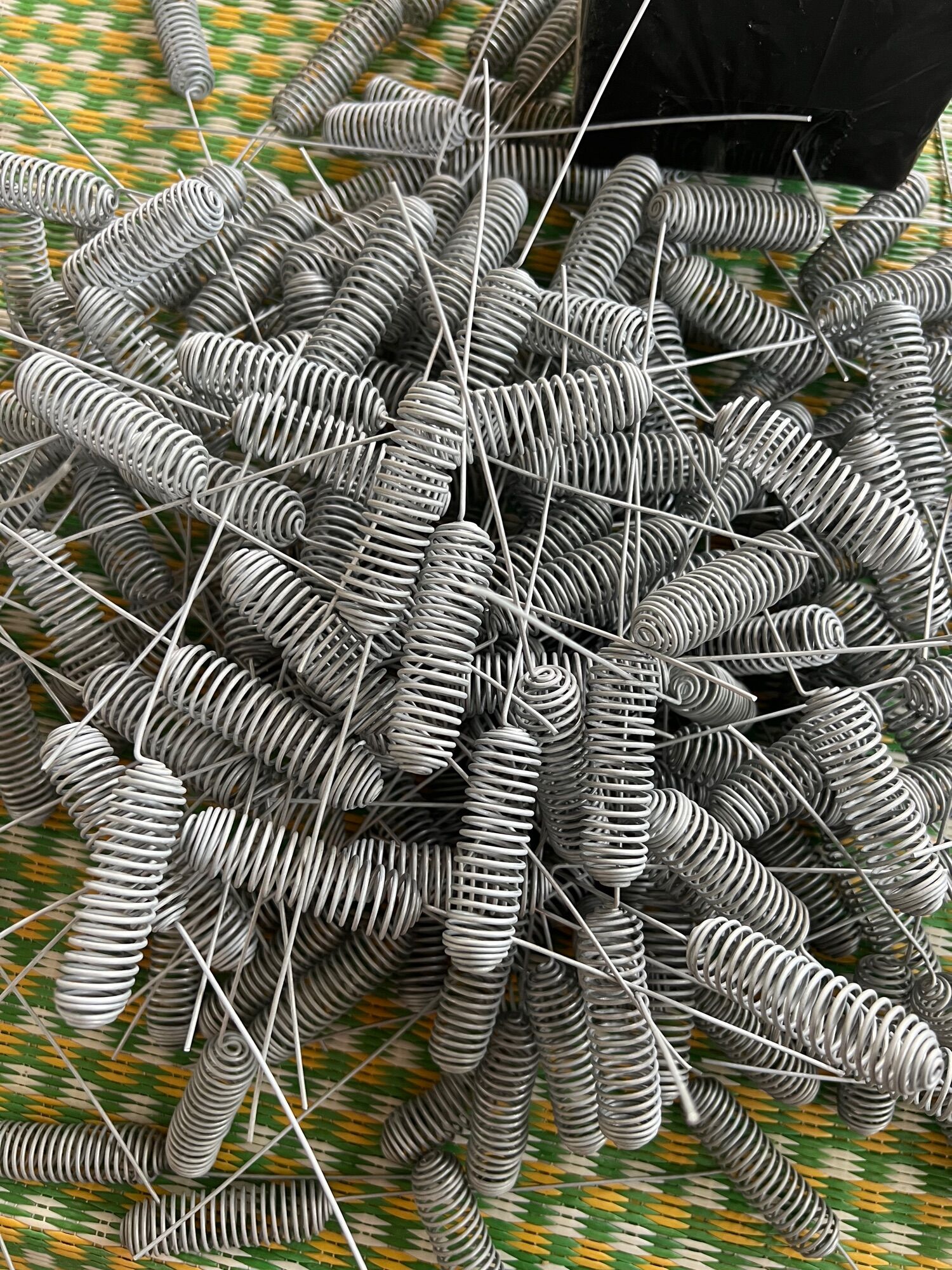 Lồng dọ nhốt ong chúa