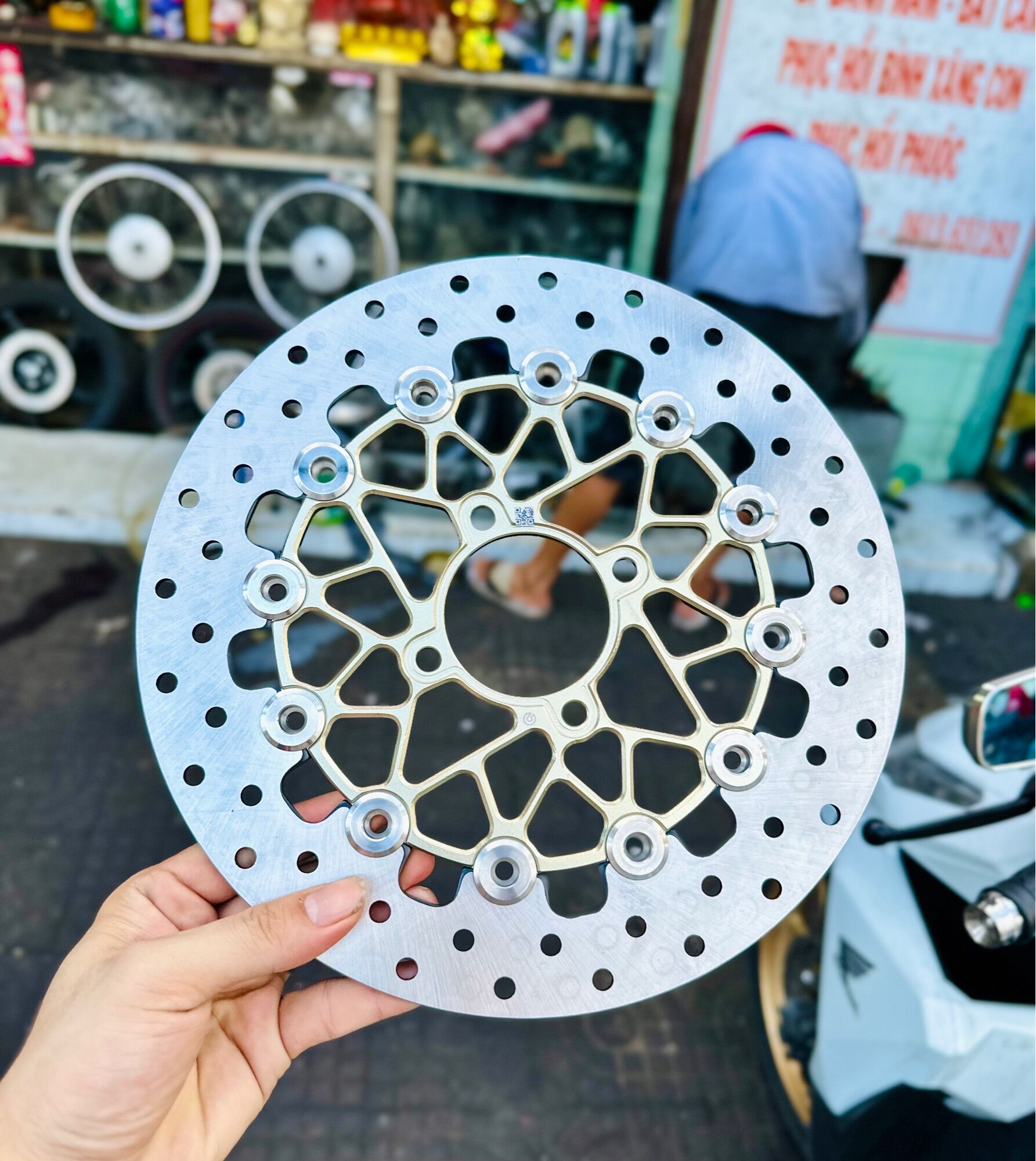 Đĩa Thắng Brembo 267mm 12 Khoen inox 304