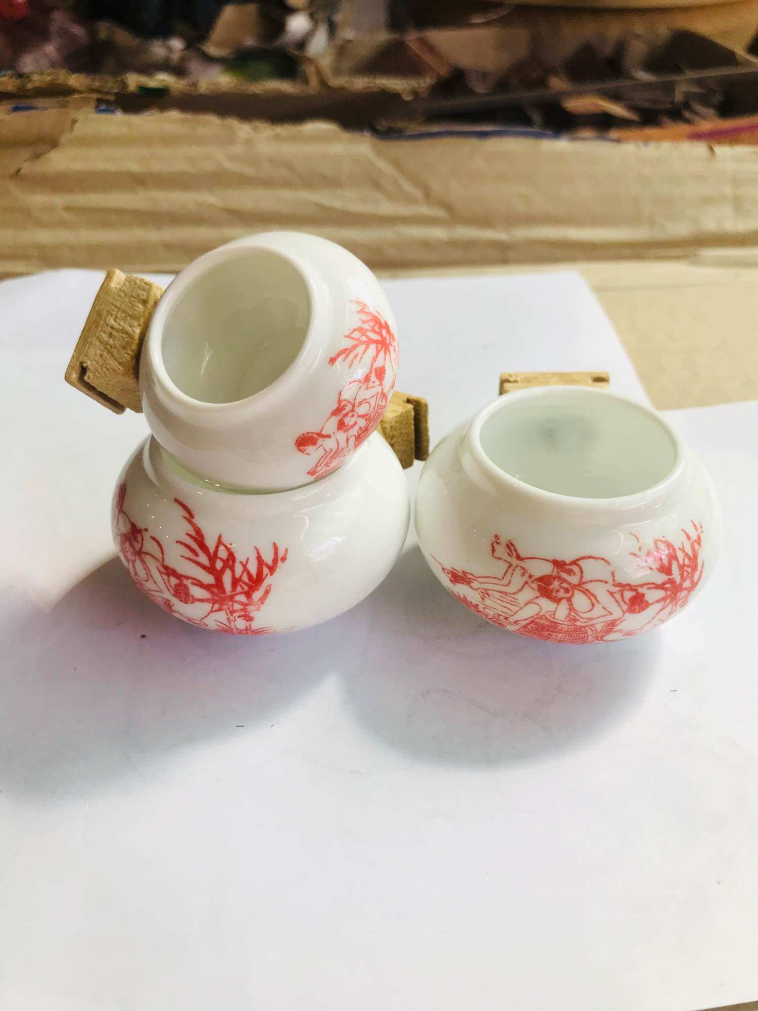 Cóng sứ  đựng thức ăn cho chim mào