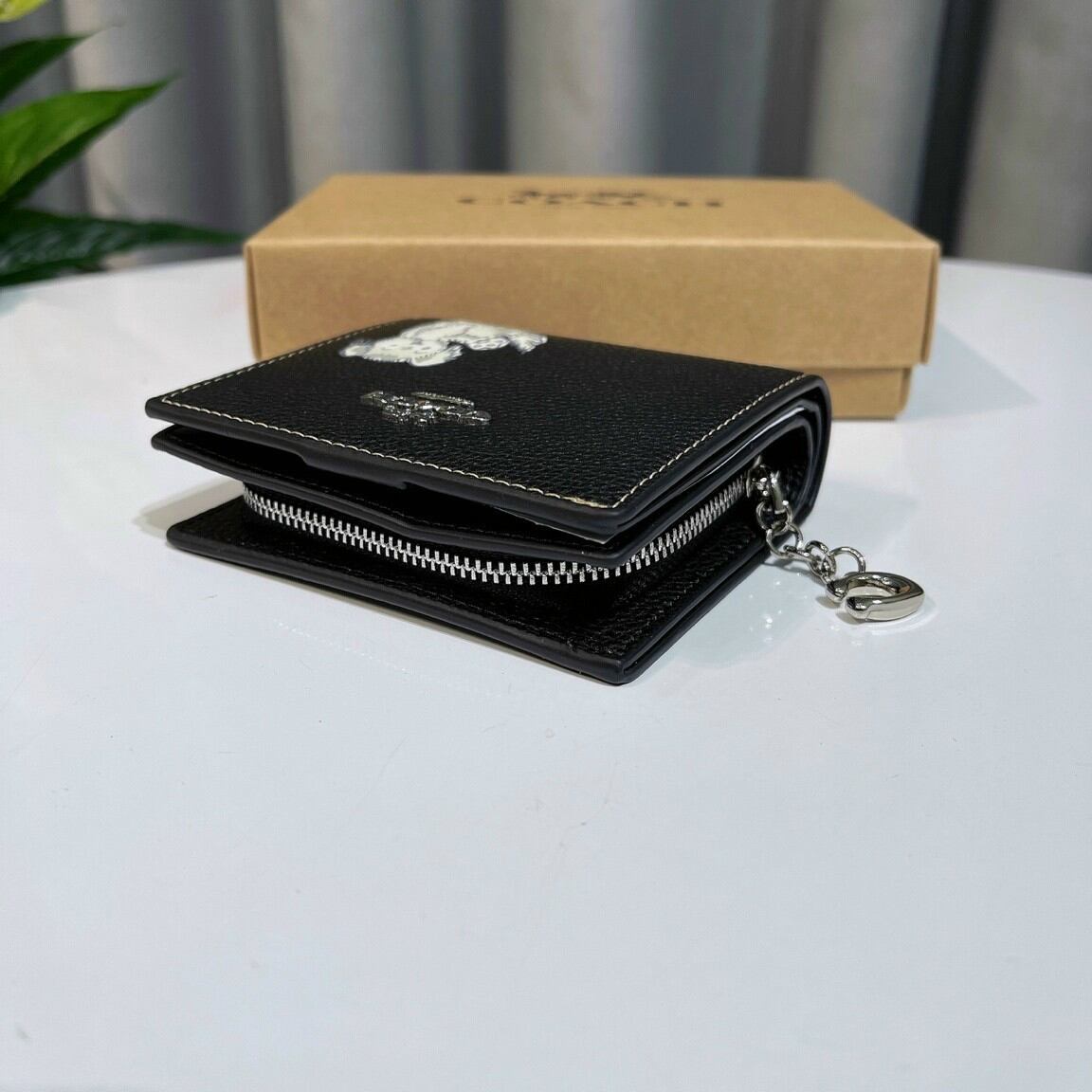 Ví Coach Snap Wallet With Dancing Kitten siêu cưng