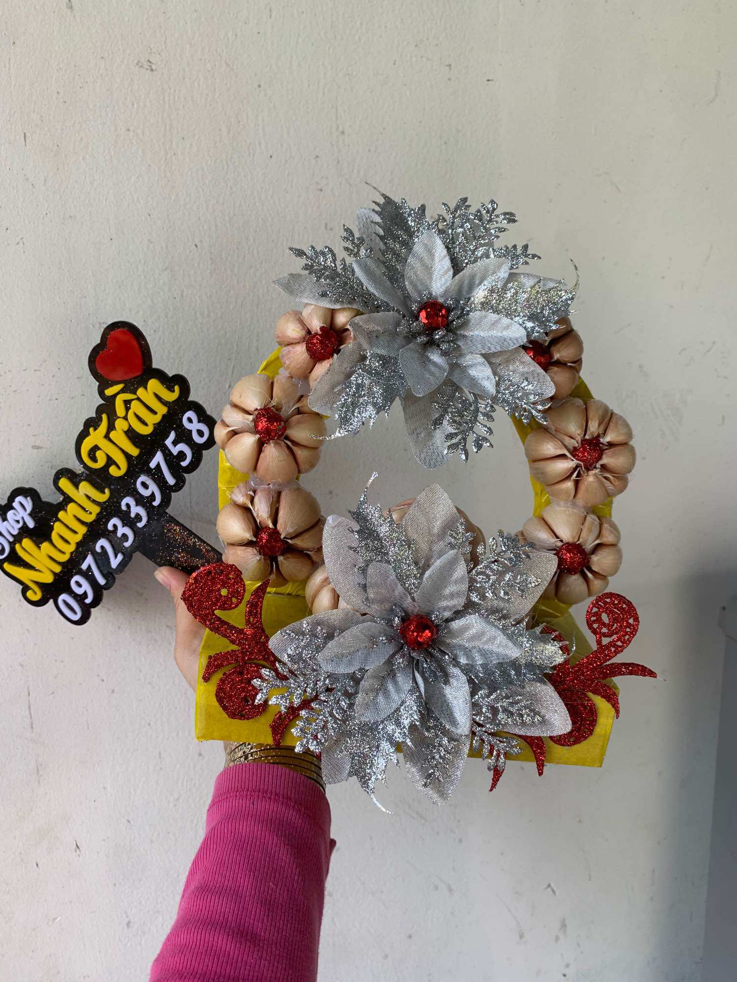 Tháp tỏi chưng thần tài, thổ địa