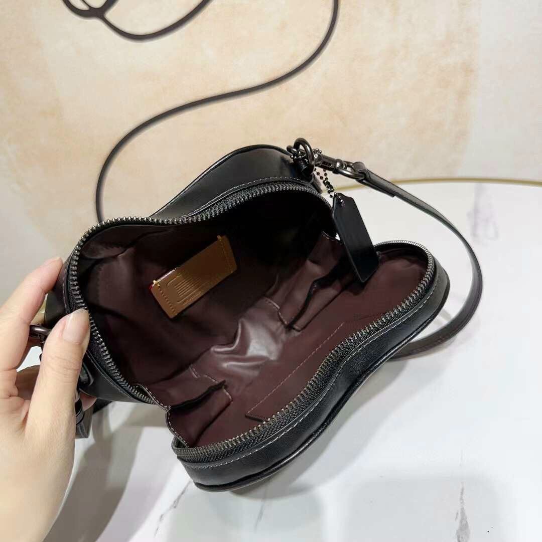 Túi C0ach trái tim da thật xinh xắn