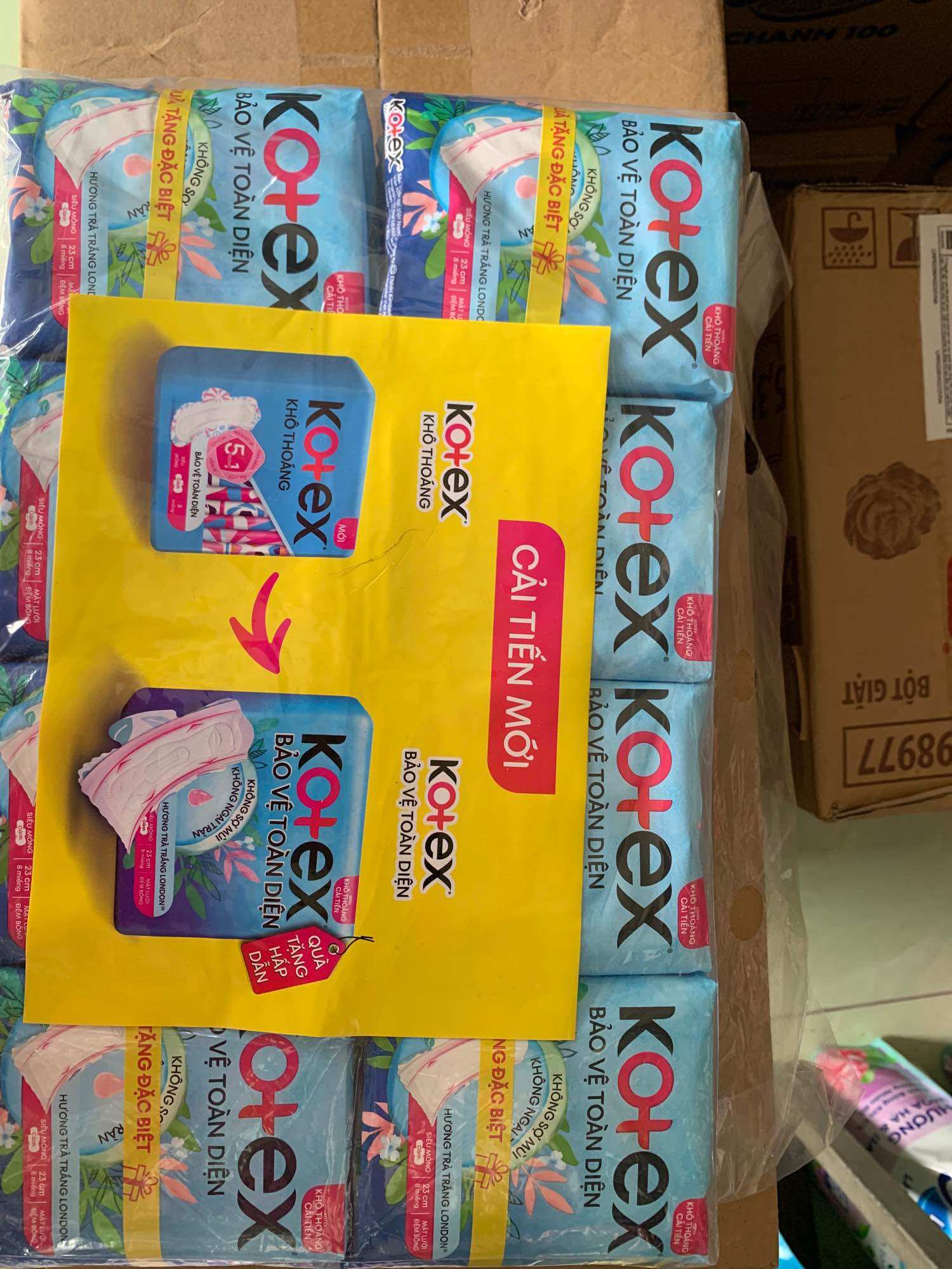 Băng vệ sinh Kotex siêu thấm 23cm combo 8 gói x 8 miếng
