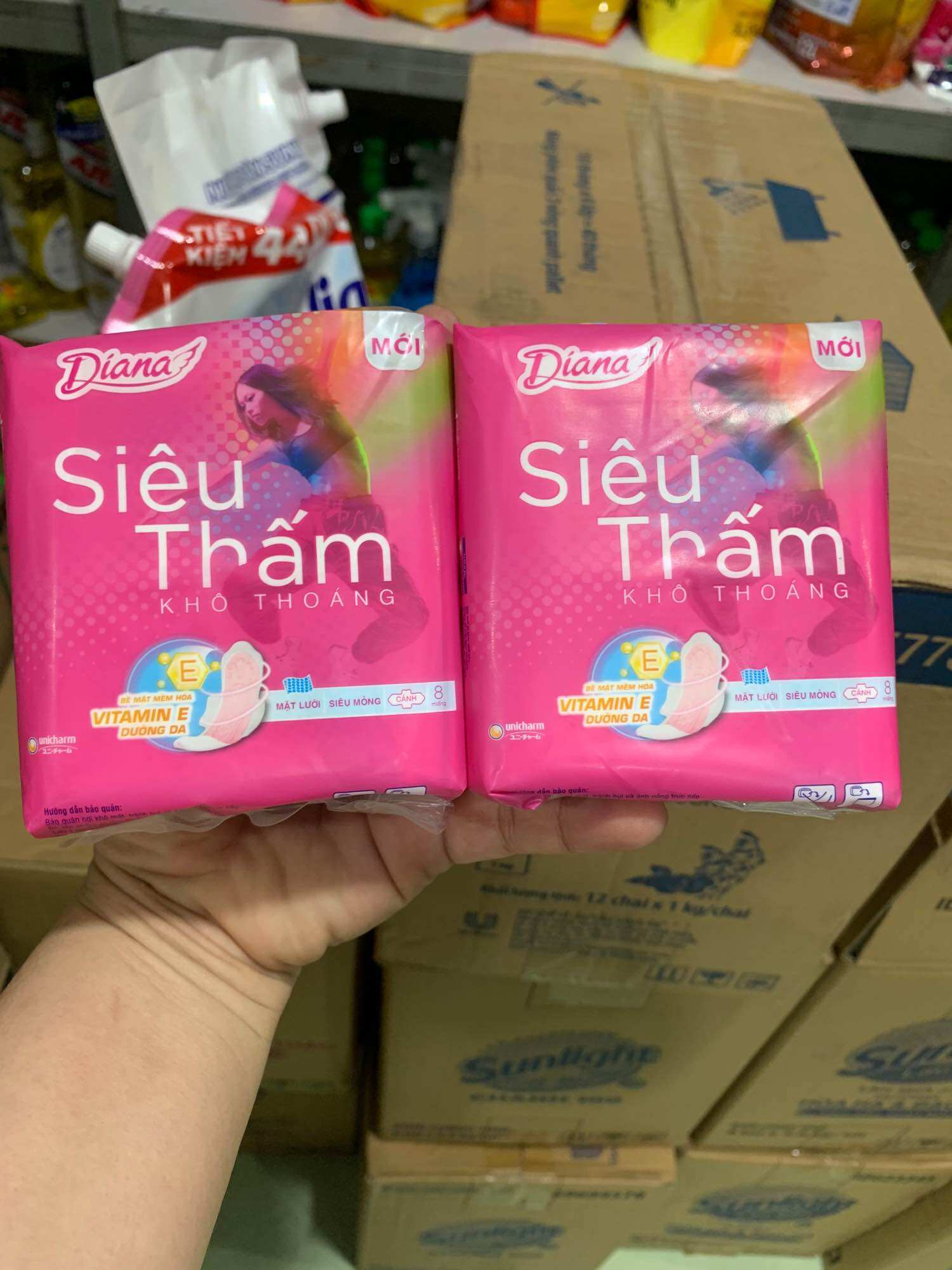 Băng vệ sinh Diana siêu thấm 23cm cánh combo 2 gói