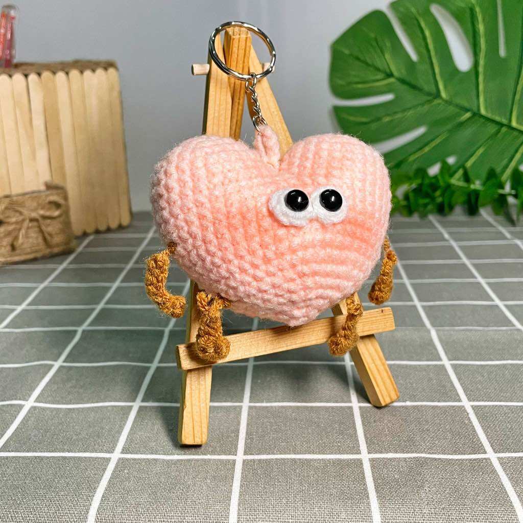 Móc khoá trái tim handmade bằng len