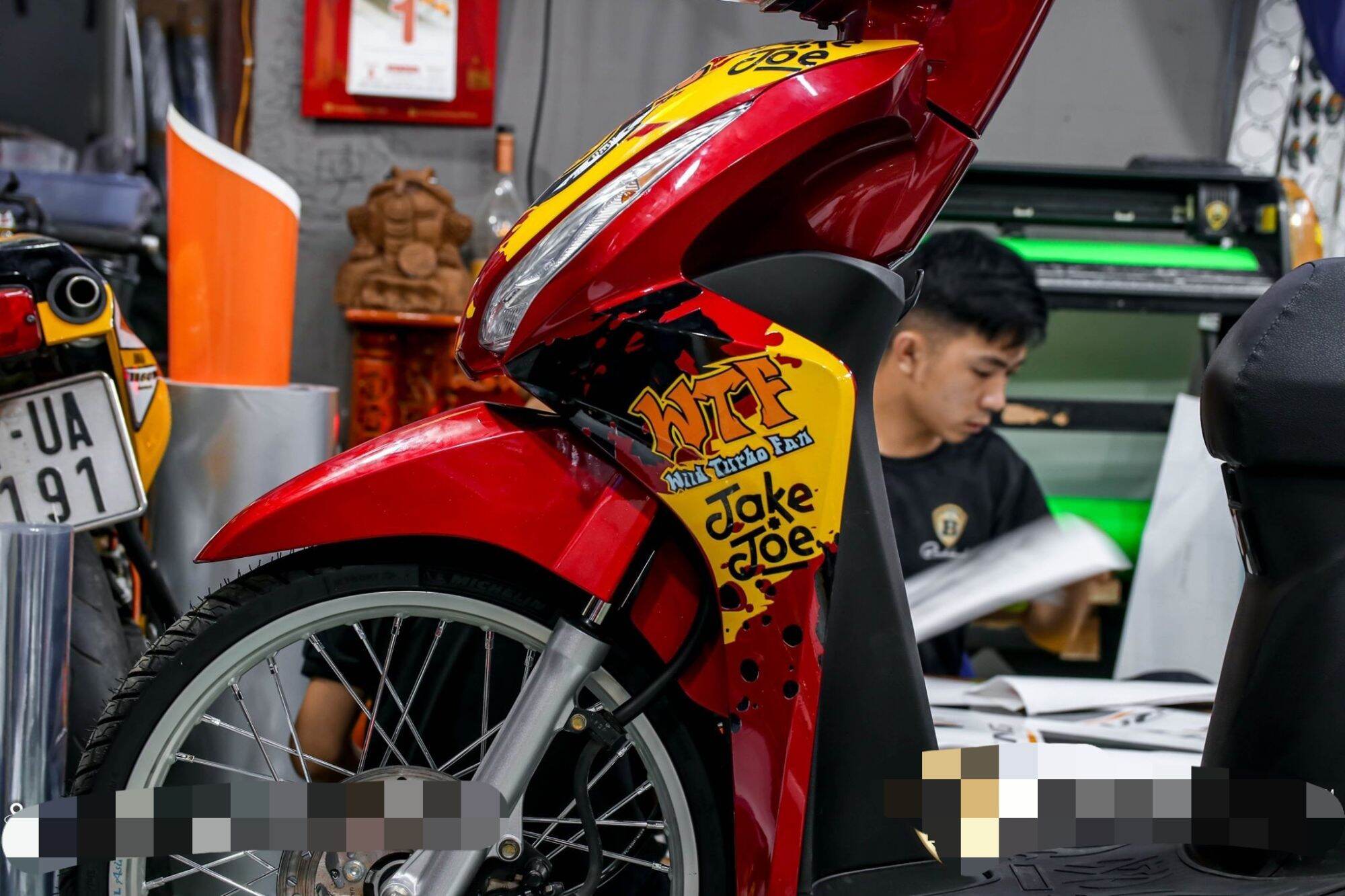 Tem rời vision đỏ ốc sên