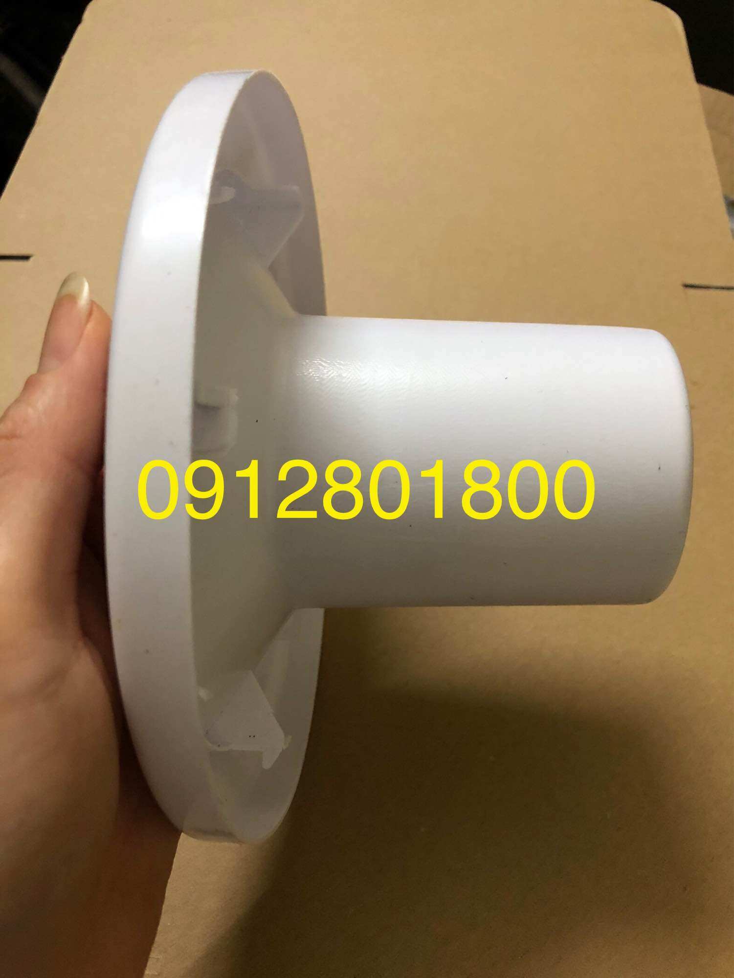 Cọc cắm bình nước cho cây nước nóng lạnh 19,5cm