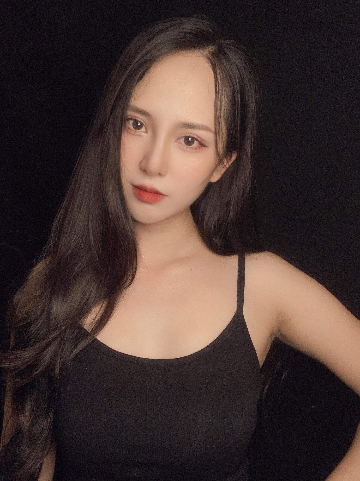 Mi giả Chữ A đang hot tiktok Trung quốc cong mềm dễ gắn không nặng mi giúp bạn có 1 bờ mi dài tụ nhiên nhất.