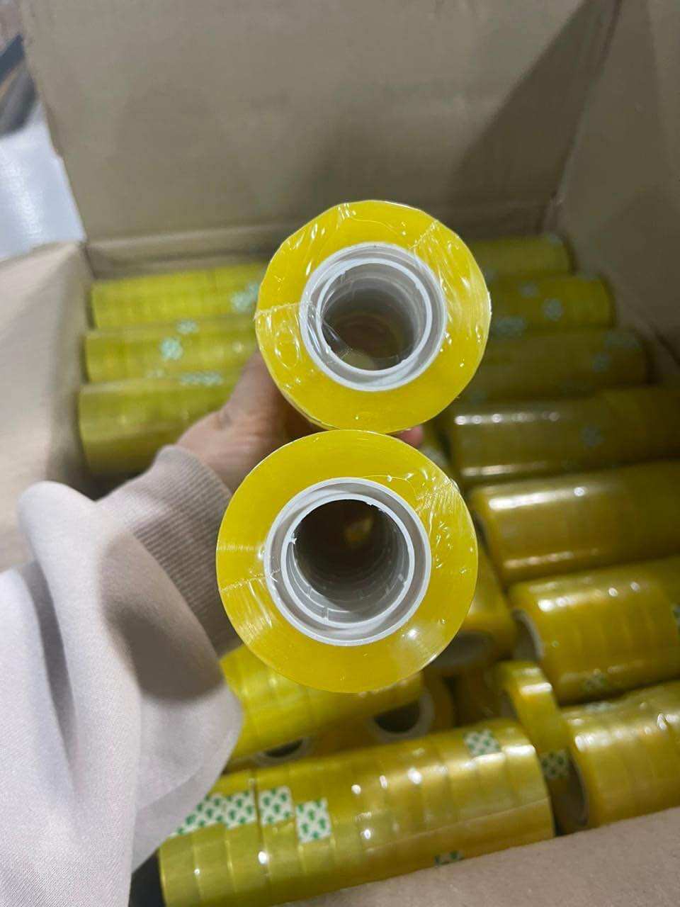 1 cuộn băng keo trong 1cm, cuộn nhỏ