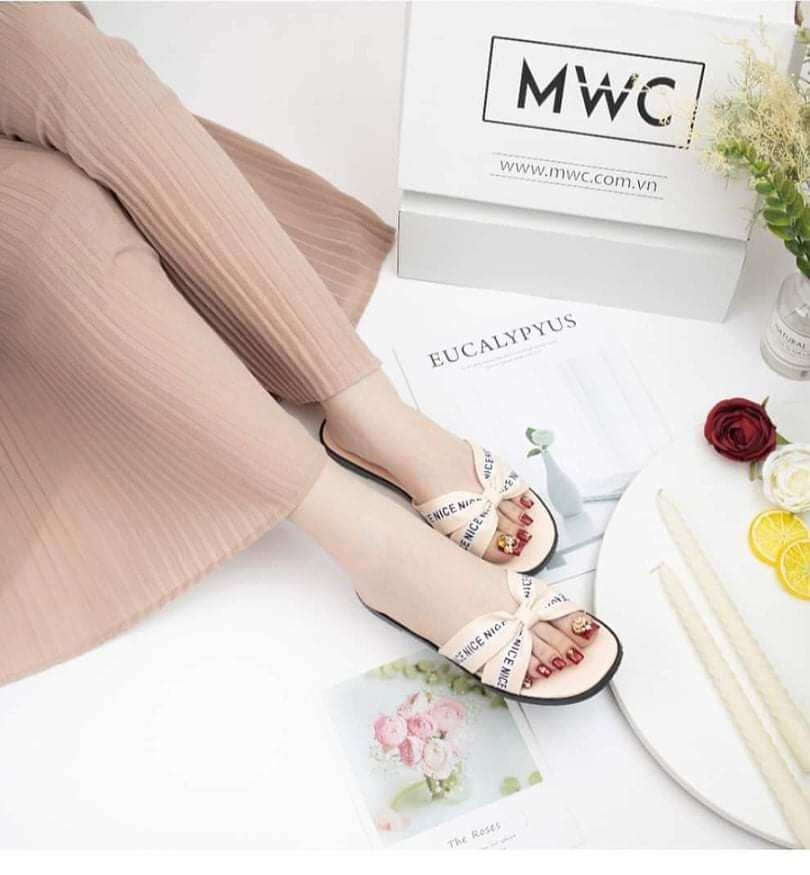QUAI CHÉO NỮ SIÊU XỊN SÒ