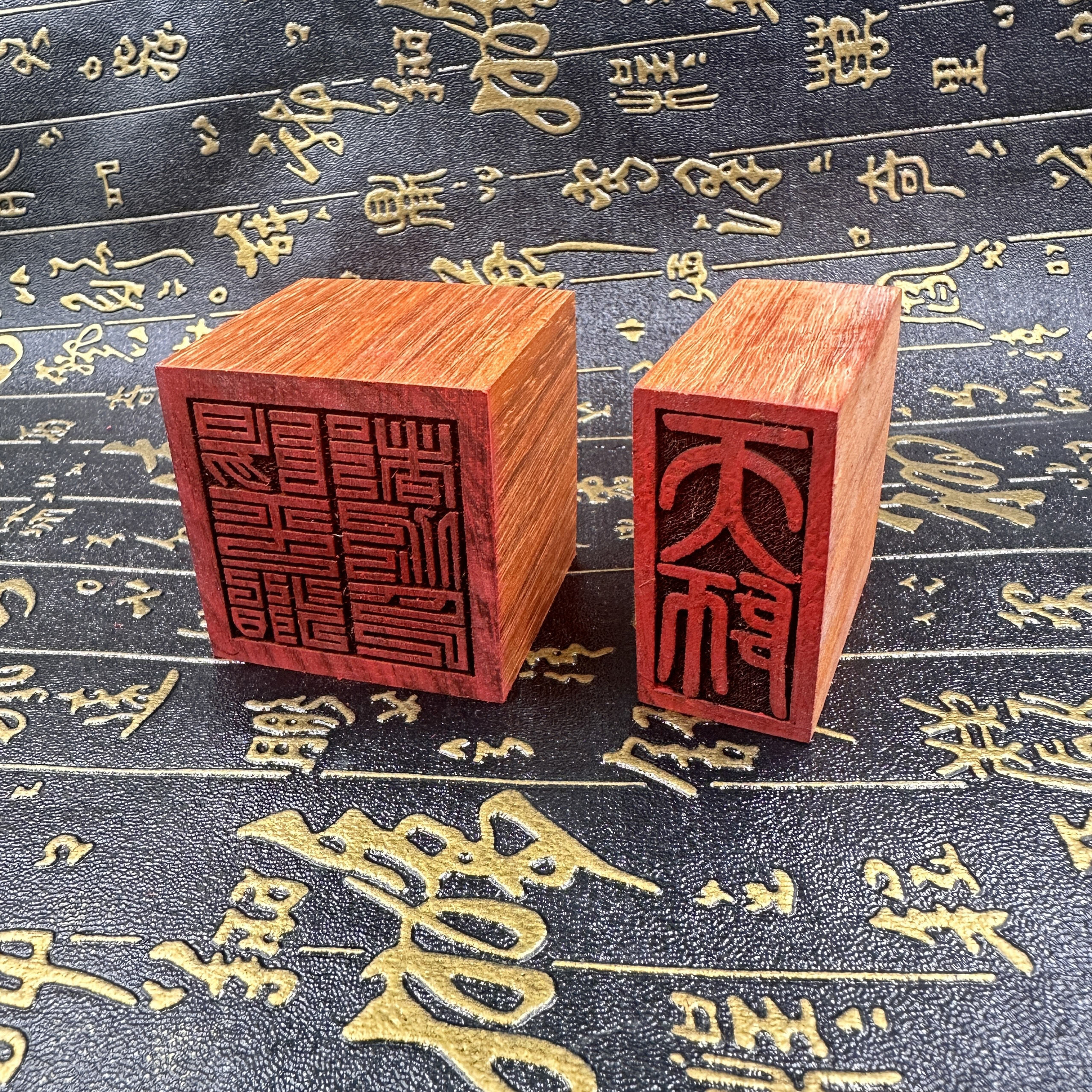 Con Dấu Gỗ Hua Li Màu Đỏ Con Dấu Tianshi Yang Ping Zhi Dugong Một Mặt Con Dấu 6 Cm Tianshi Yang Ping