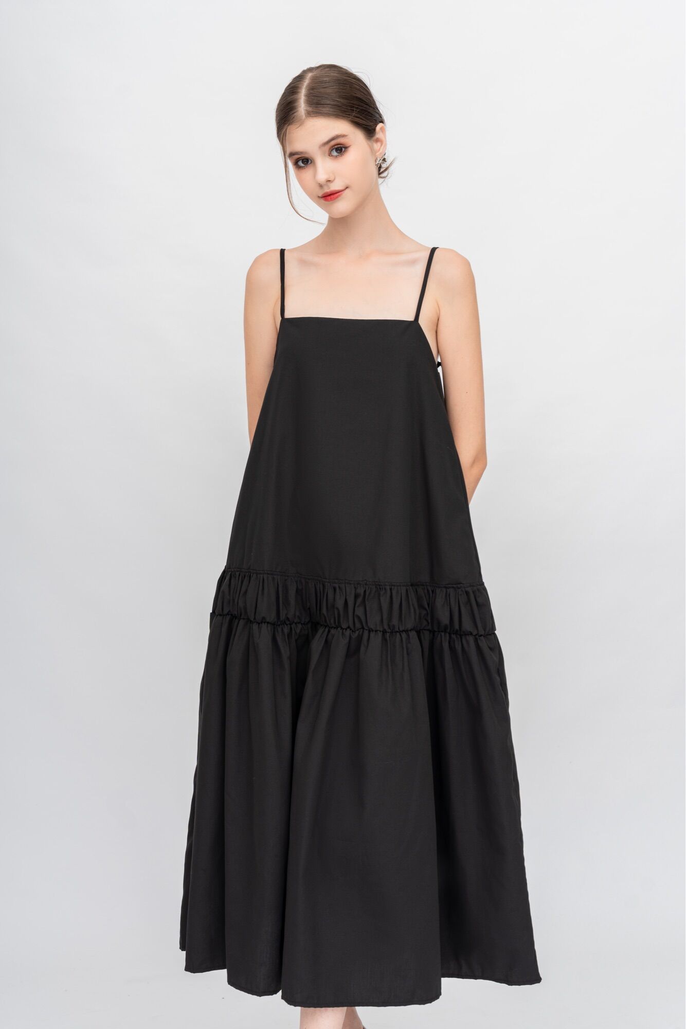 Ruby dress | Váy dây đơn giản