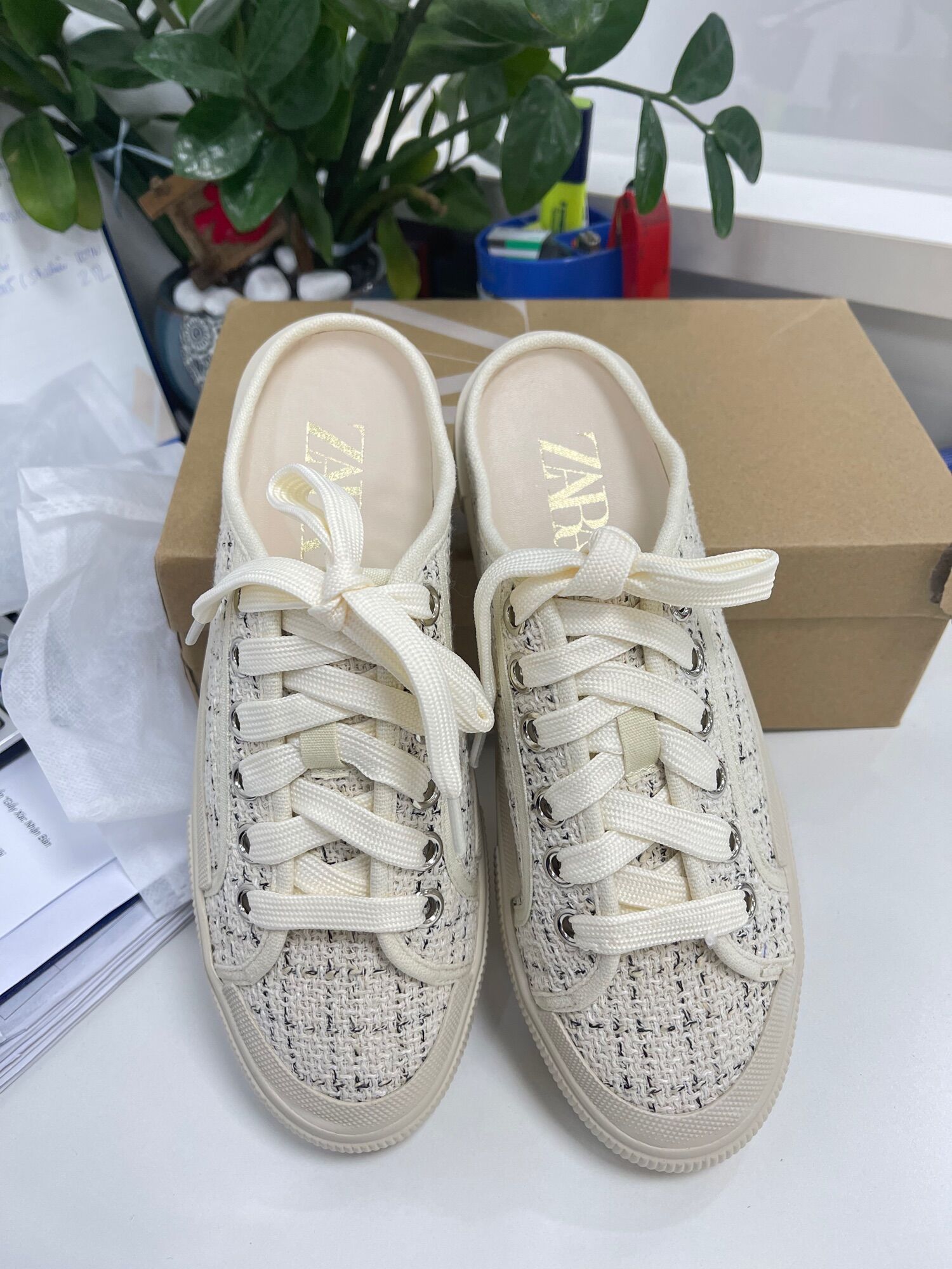 Sục vải Zara