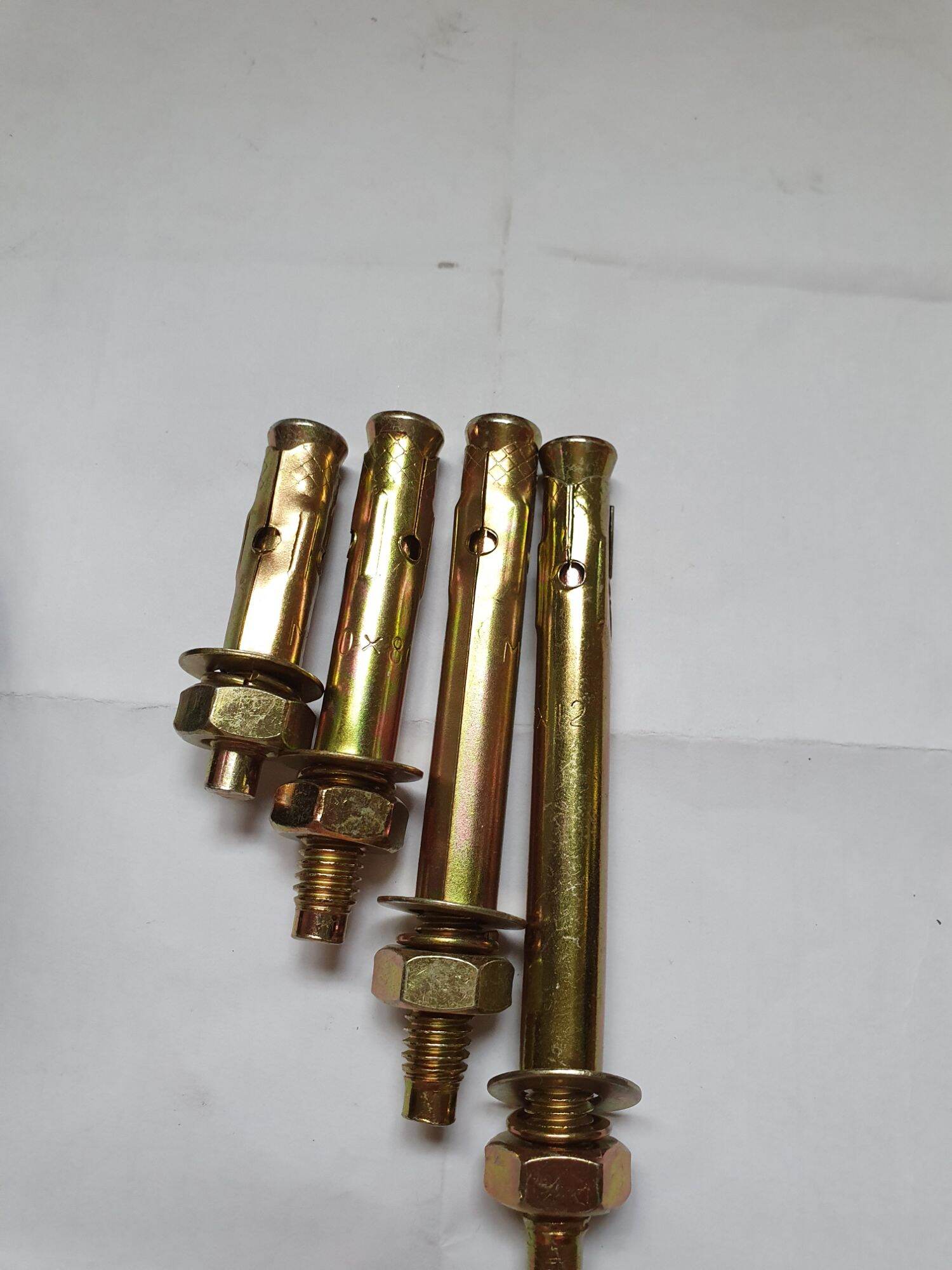 tắcke sắt ( bulong nở) m10 bộ 5 con