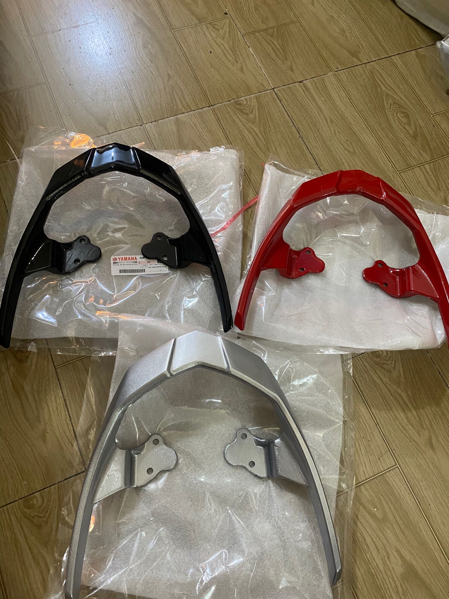 Cảng sau Sirus kiểu spack