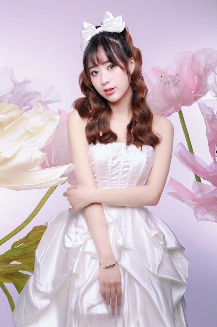 ĐẦM XOÈ CÚP BÍ DÚN PHỒNG ảnh thật