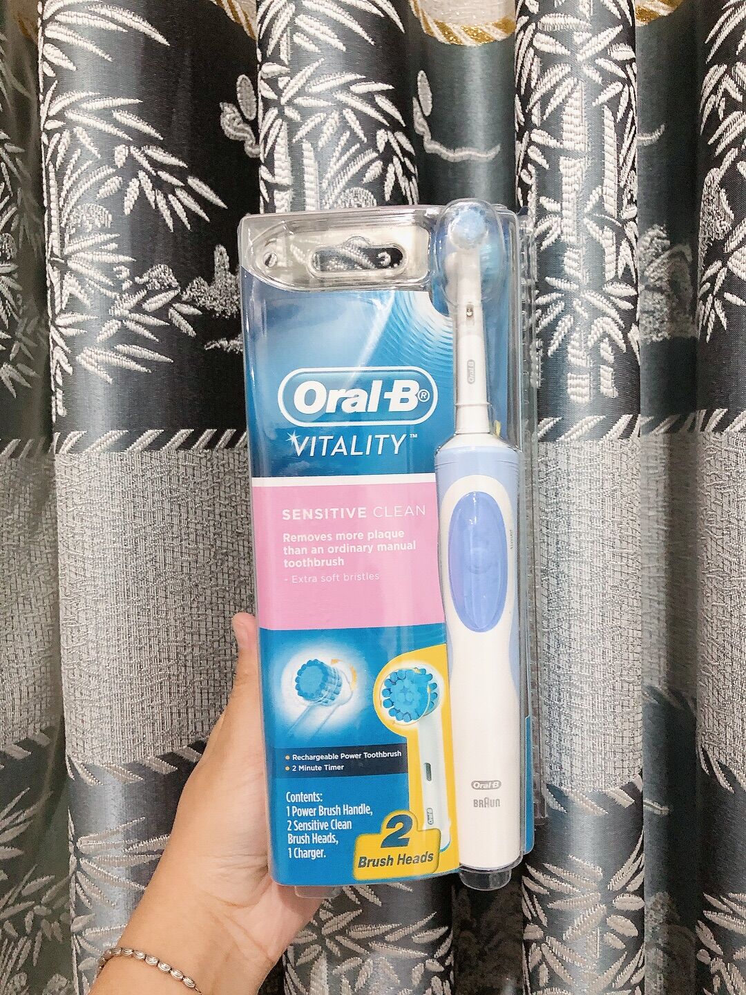 Bàn chải điện đánh răng Oral B
