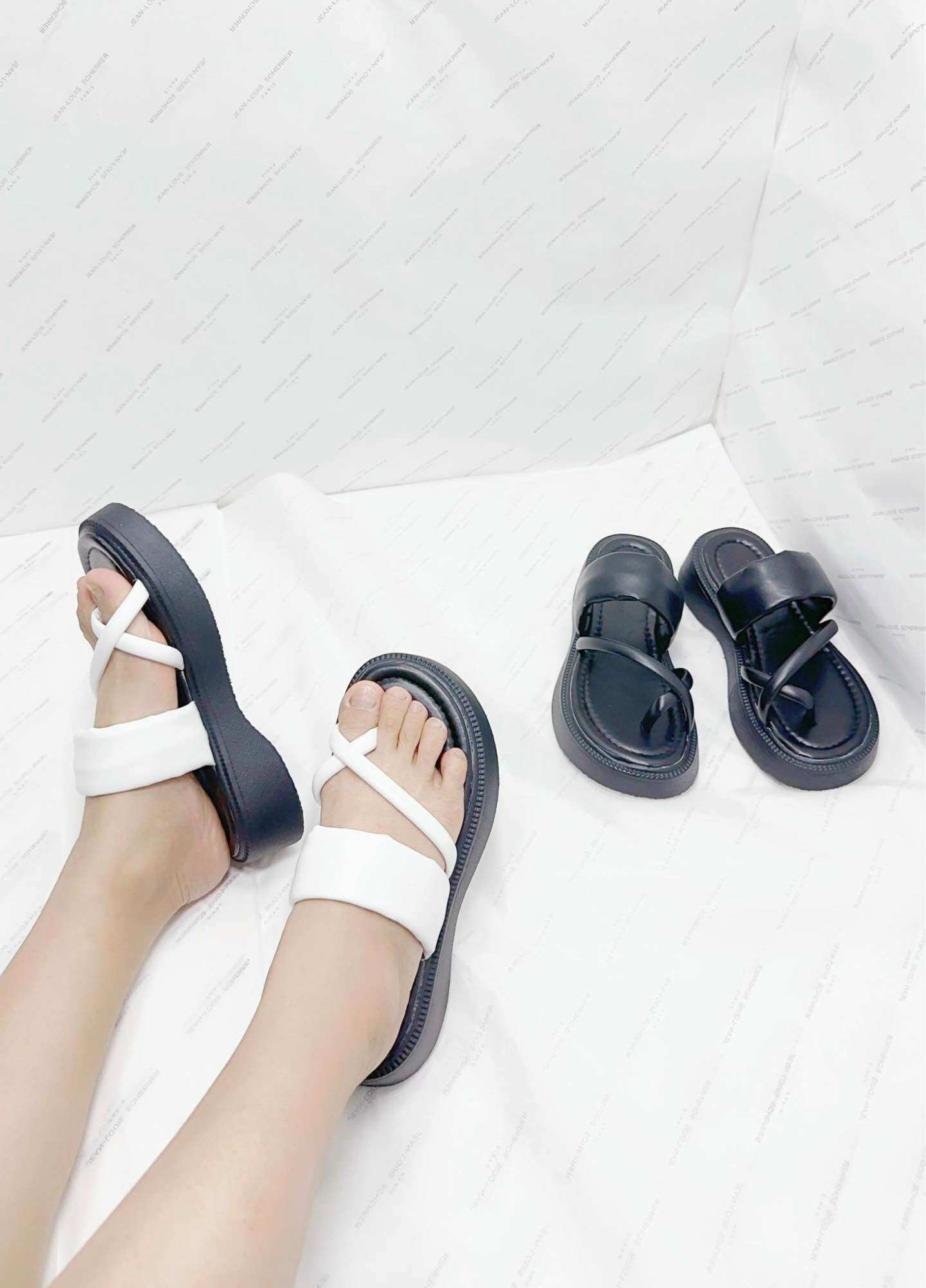 Dép nữ vai phồng sỏ ngón