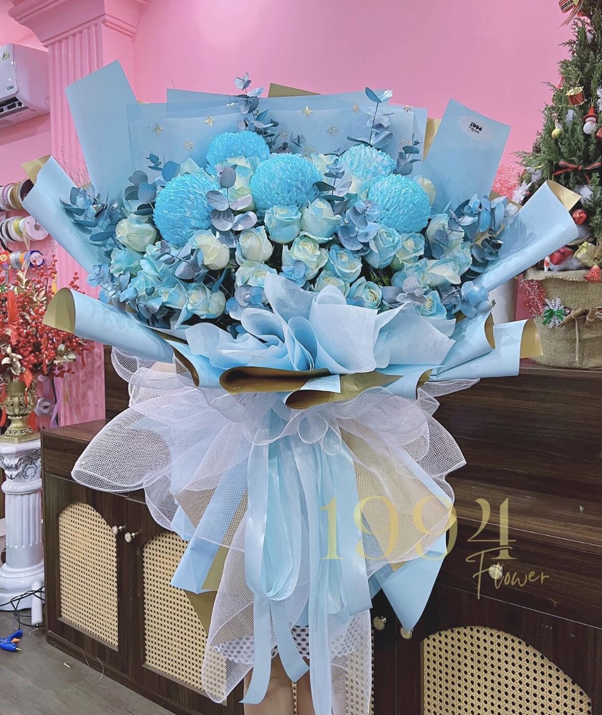 sơn xịt hoa tươi