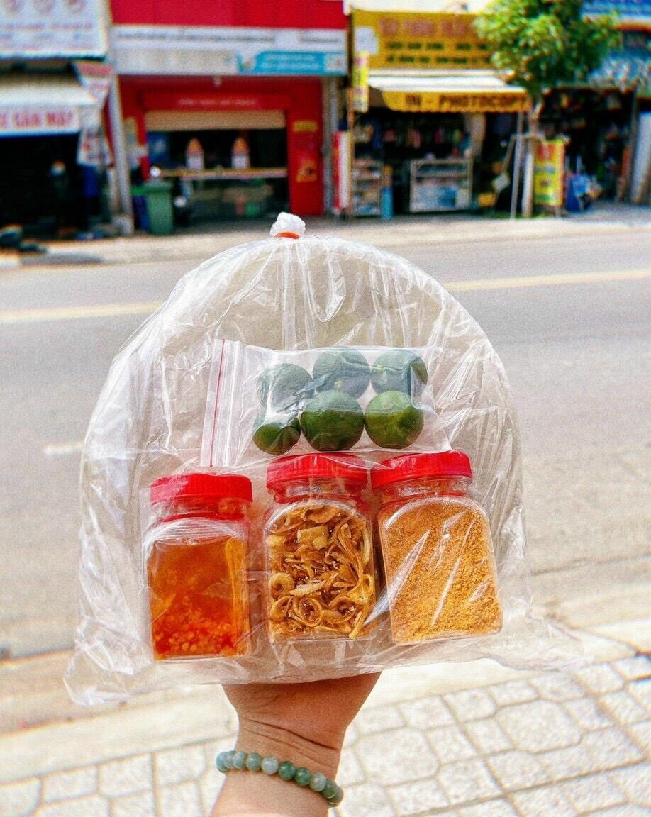 Bánh tráng tây ninh hành phi,sate,muối,tắc