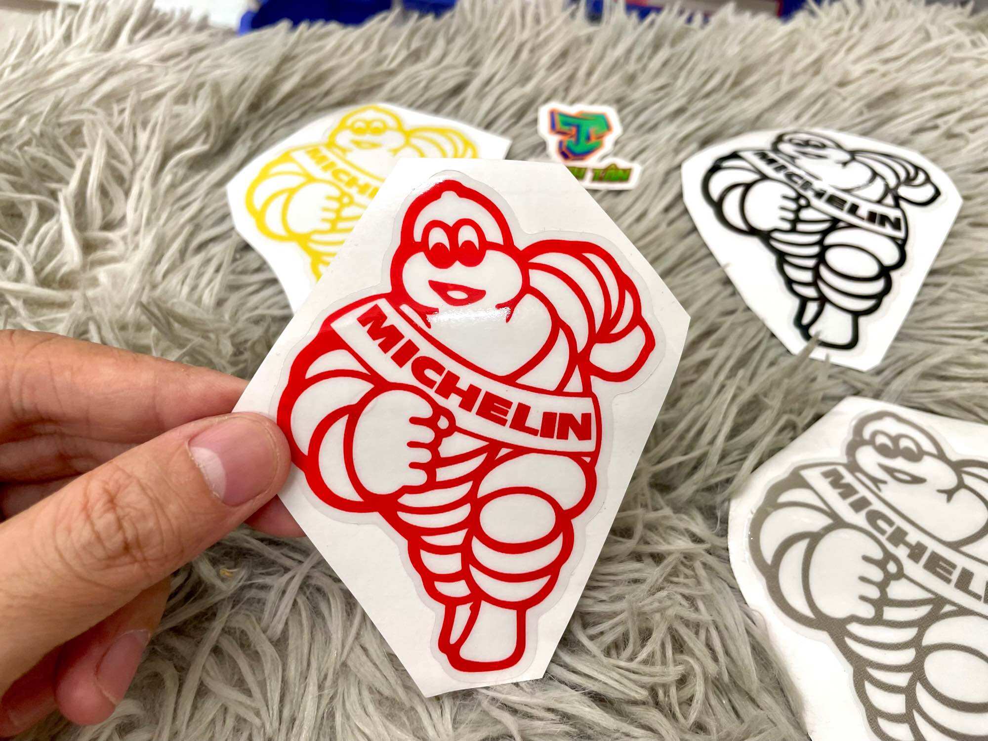 Tem logo Michelin nền trong sắc nét (giá 1 tem₫