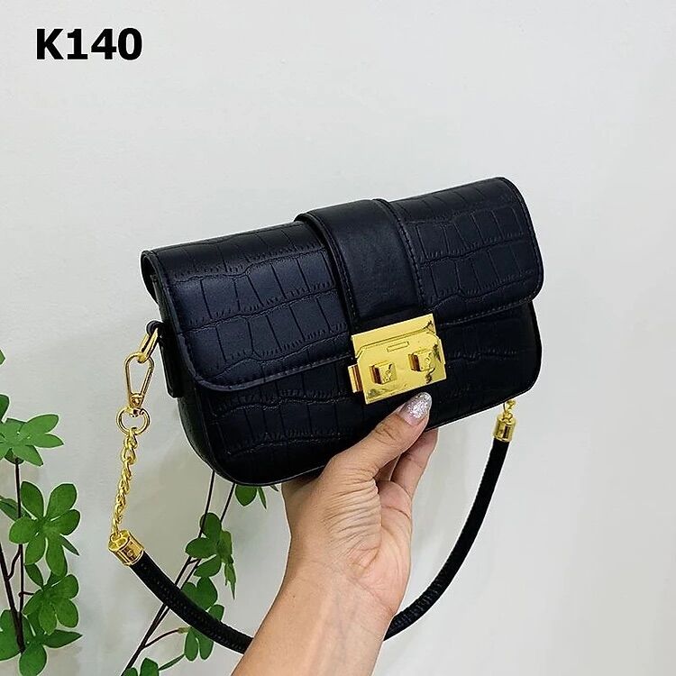 Túi đeo chéo dải khoá vuông thời trang Hàn Quốc hiện đại A8