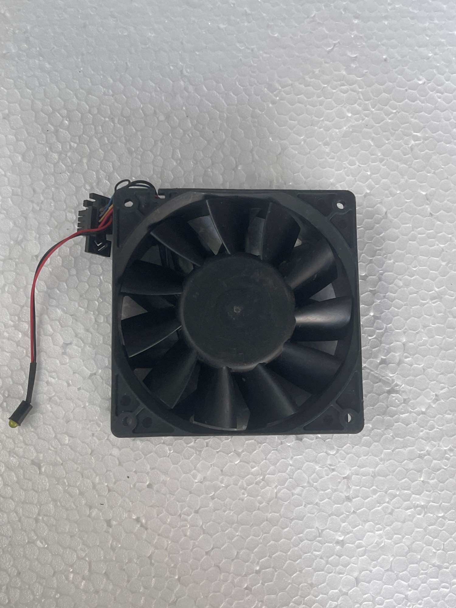 Quạt server Hp delta 12v 4.8A , vuông 12cm