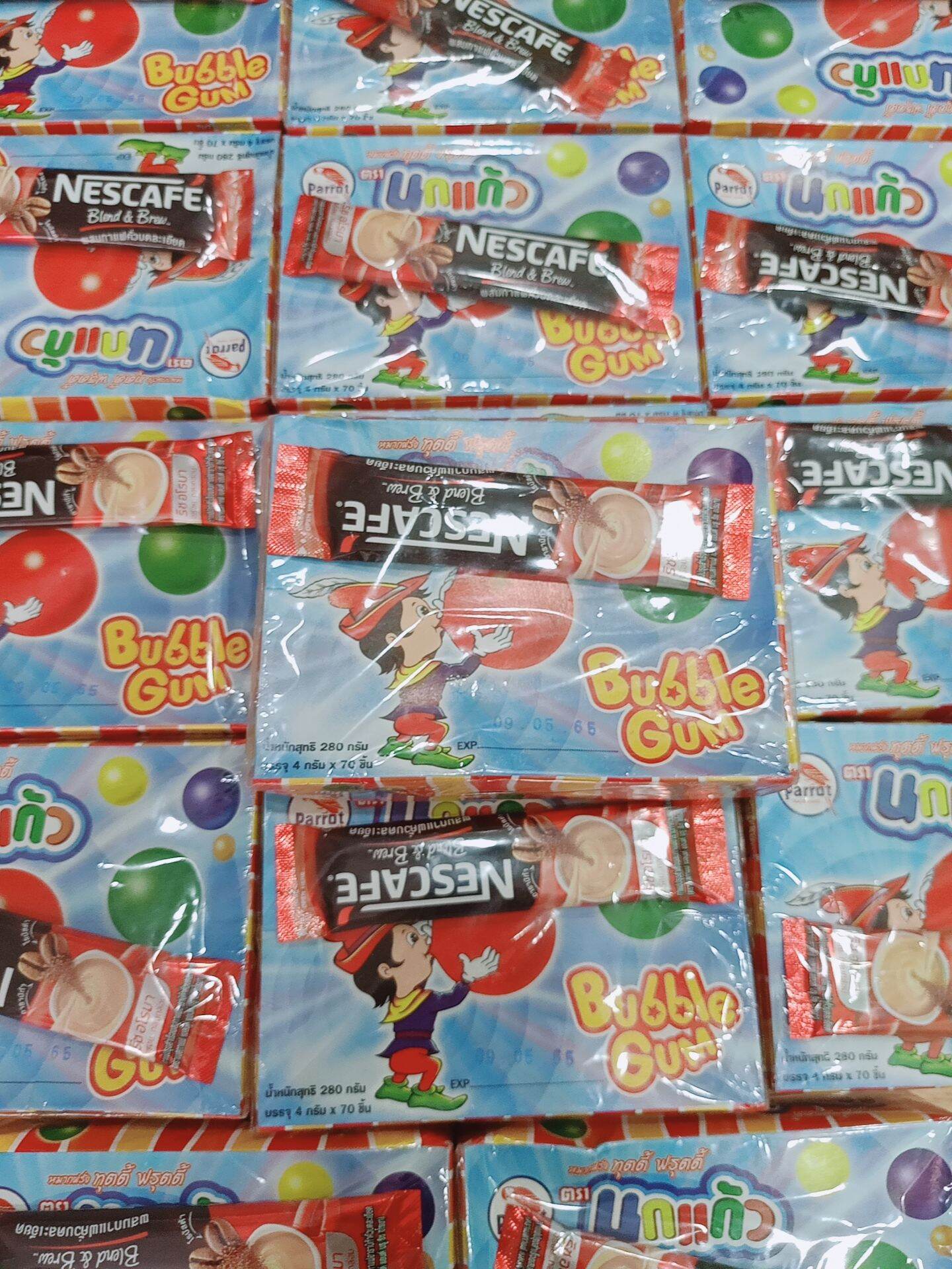 Kẹo gum con vẹt thái lan