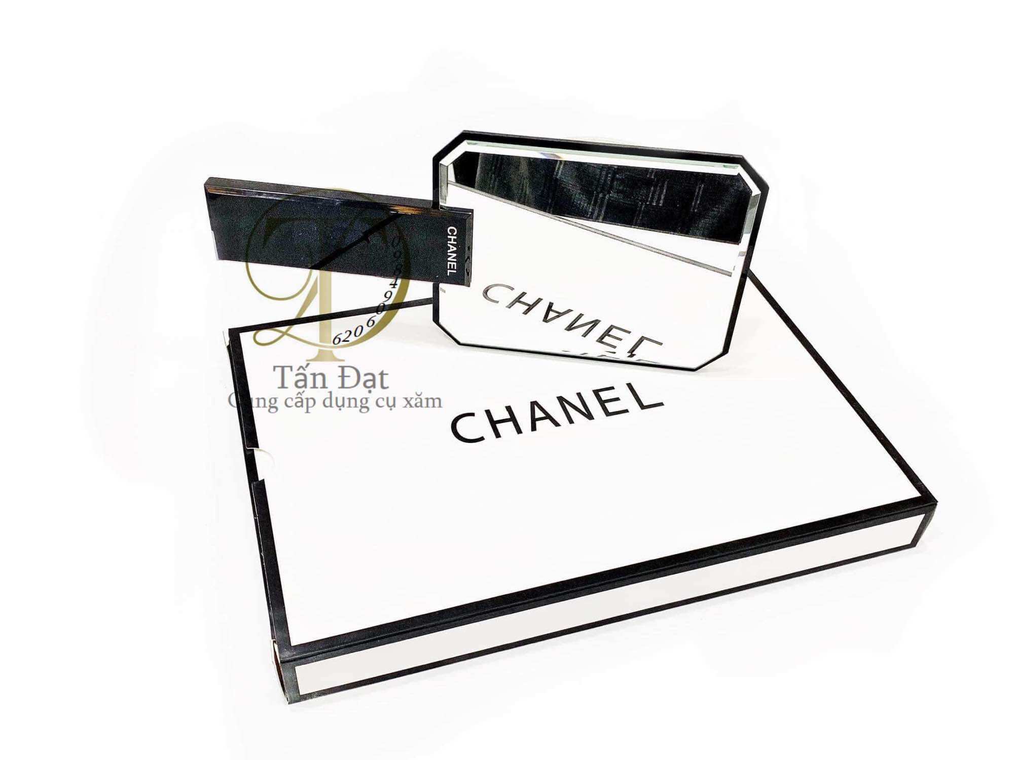 GƯƠNG CẦM TAY CHANEL