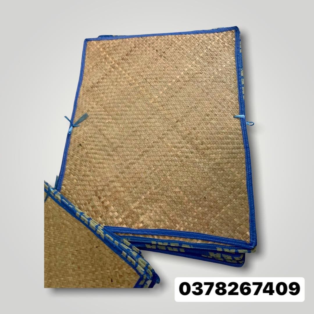 Chiếc lót nôi tre cho em bé