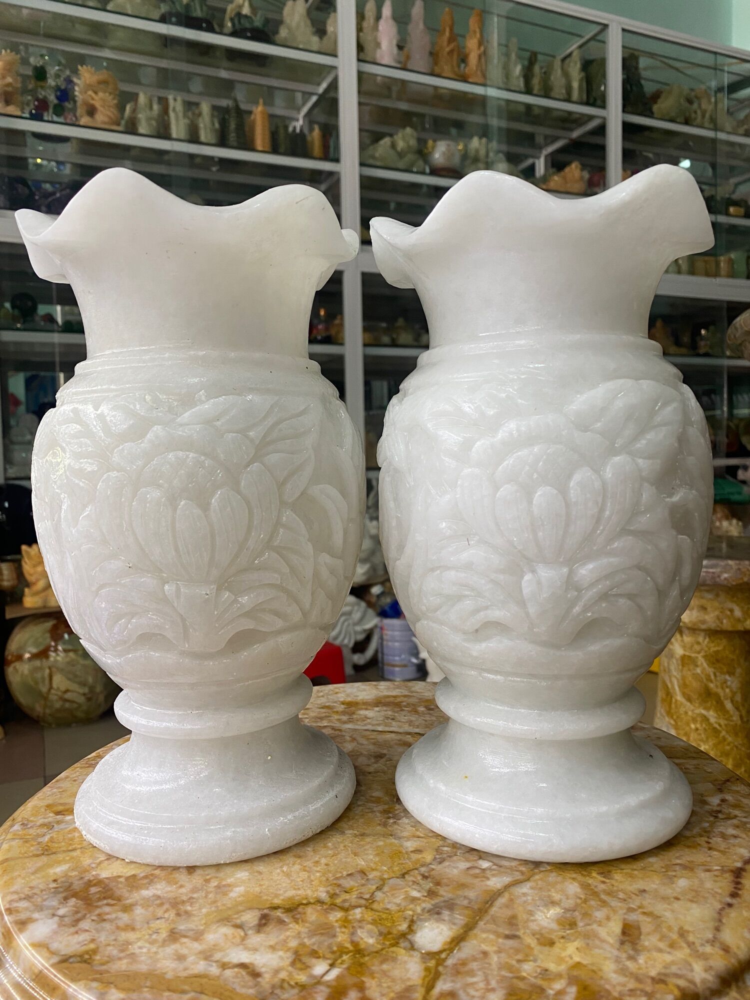 Cặp lục bình hoa đá cẩm thạch trắng chạm khắc tứ quân tử, mai lan cúc trúc - cao 25.5cm