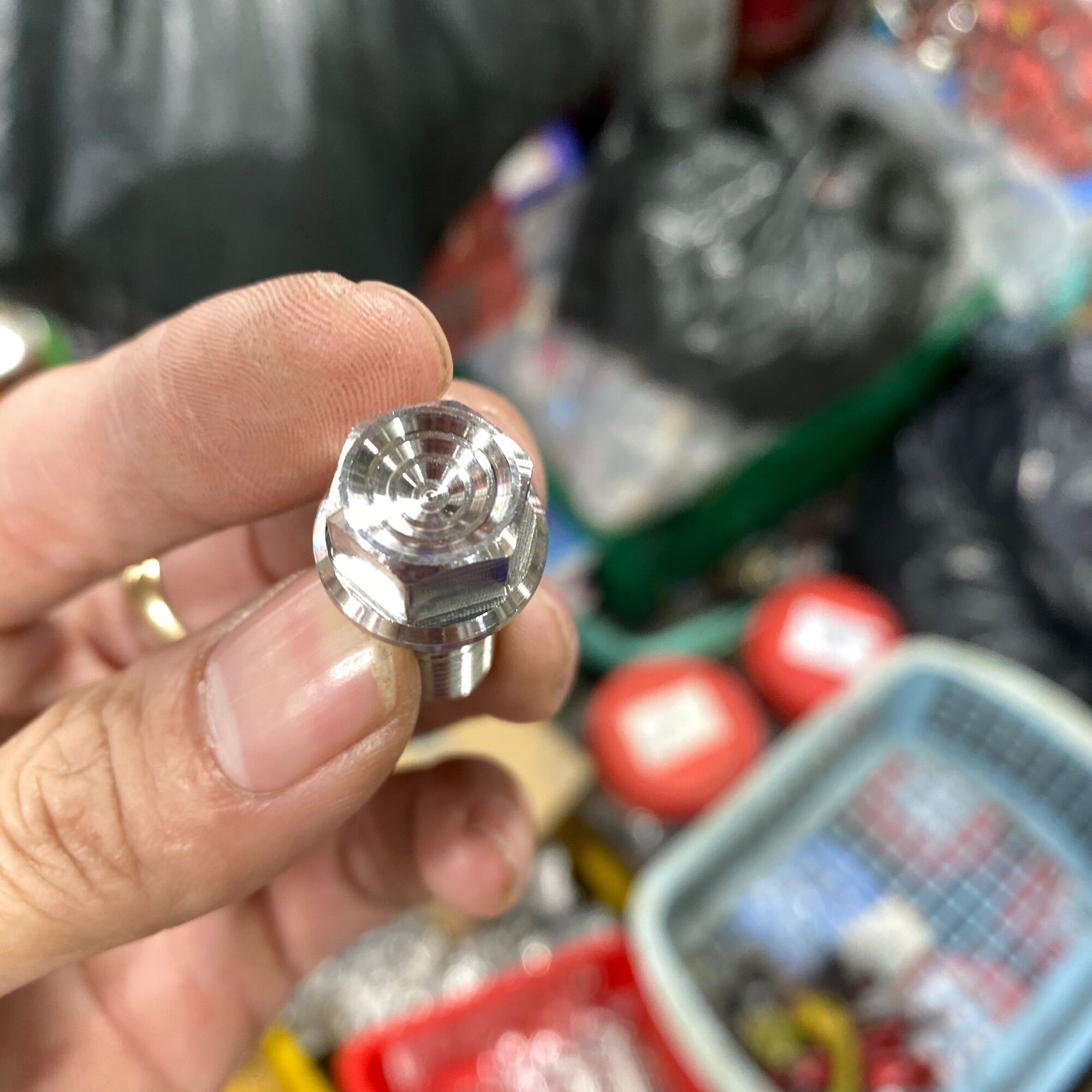 ốc dẫn dầu chỉ âm gắn heo dầu zin