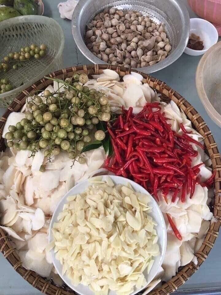 Măng Ngâm Chua Tỏi Ớt, Mắc Mật (xắc lát)