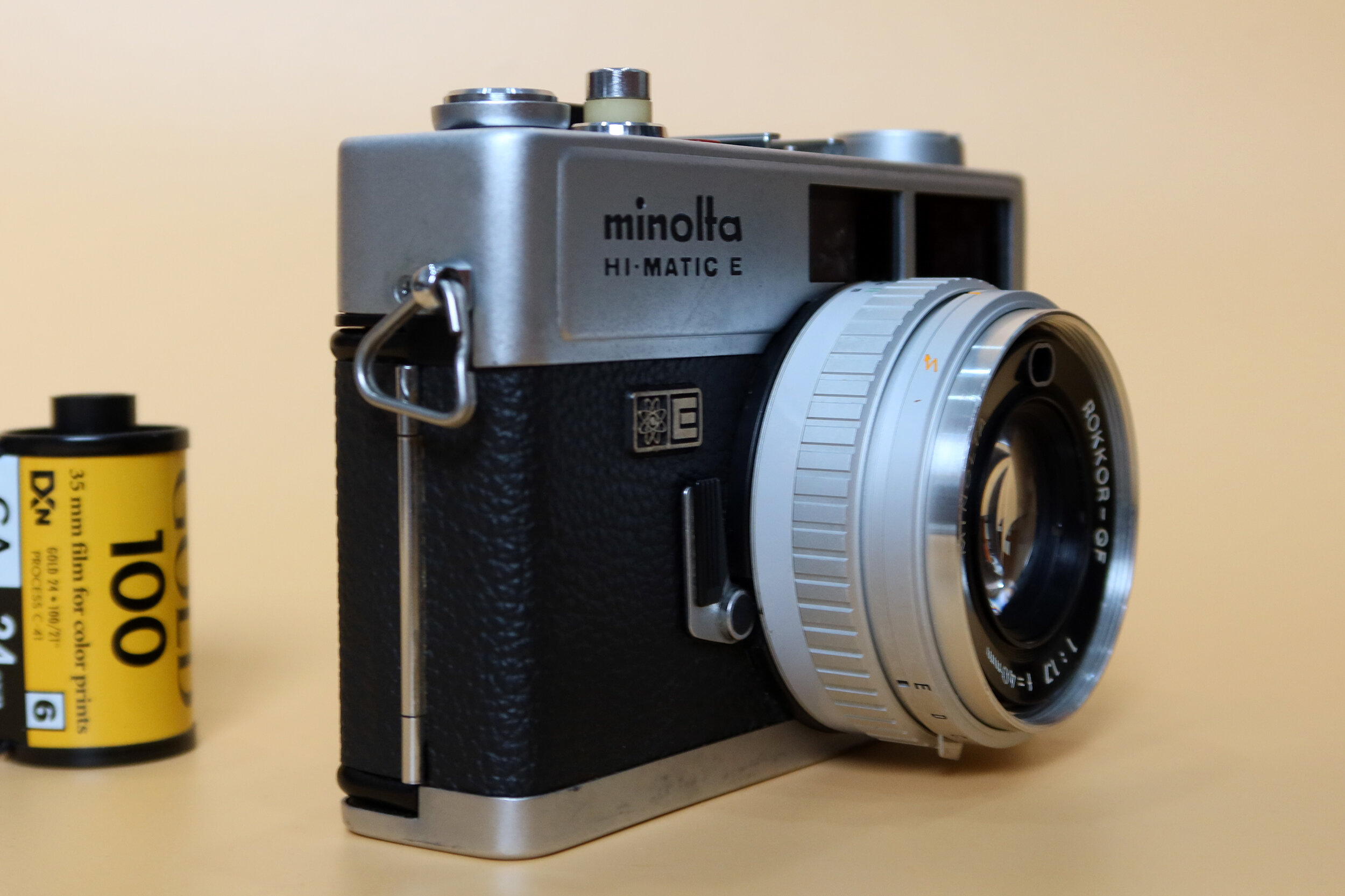 Máy ảnh film Minolta Hi-Matic E