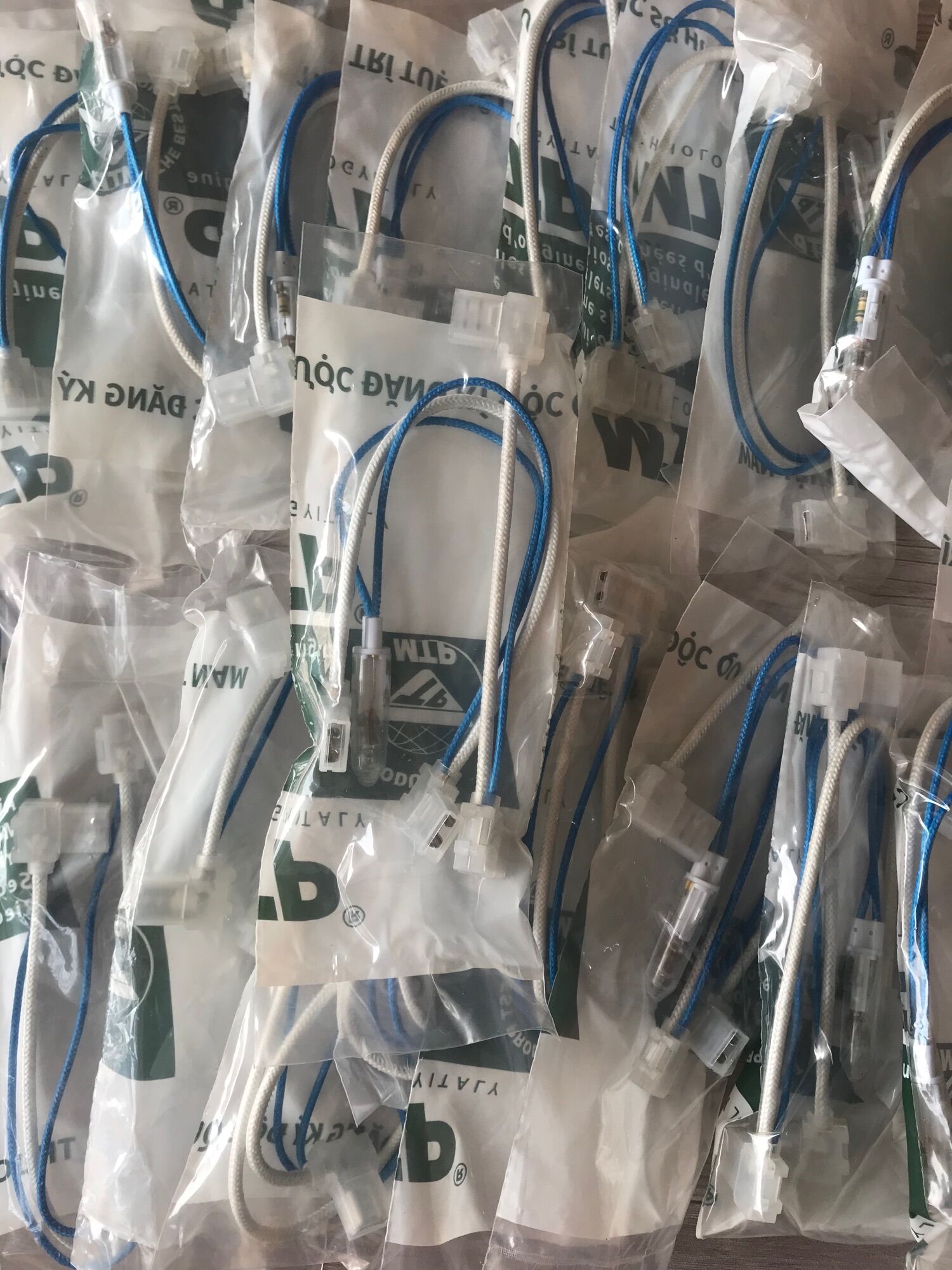 Bộ Dây Zắc + Đèn Bình Nóng Lạnh Ariston