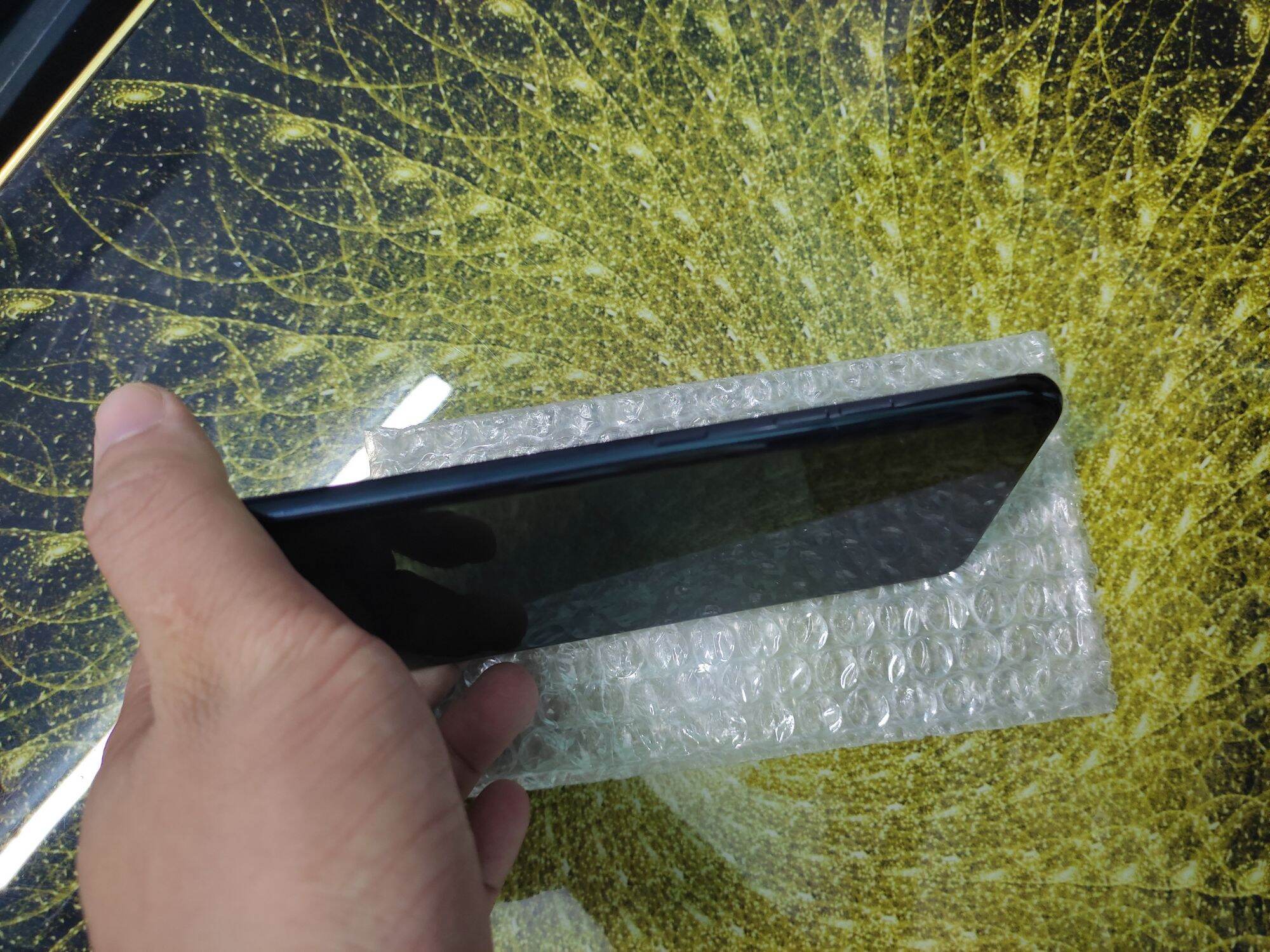 LG V40ThinQ