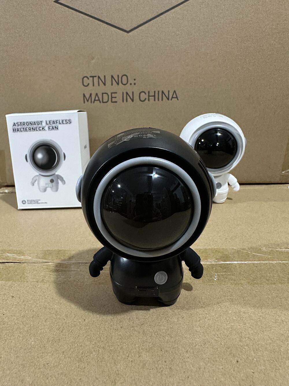Quạt phi hành gia đeo cổ space man fan mini đeo cổ quạt di động nhỏ quạt lười đeo cổ cầm tay quạt pin sạc